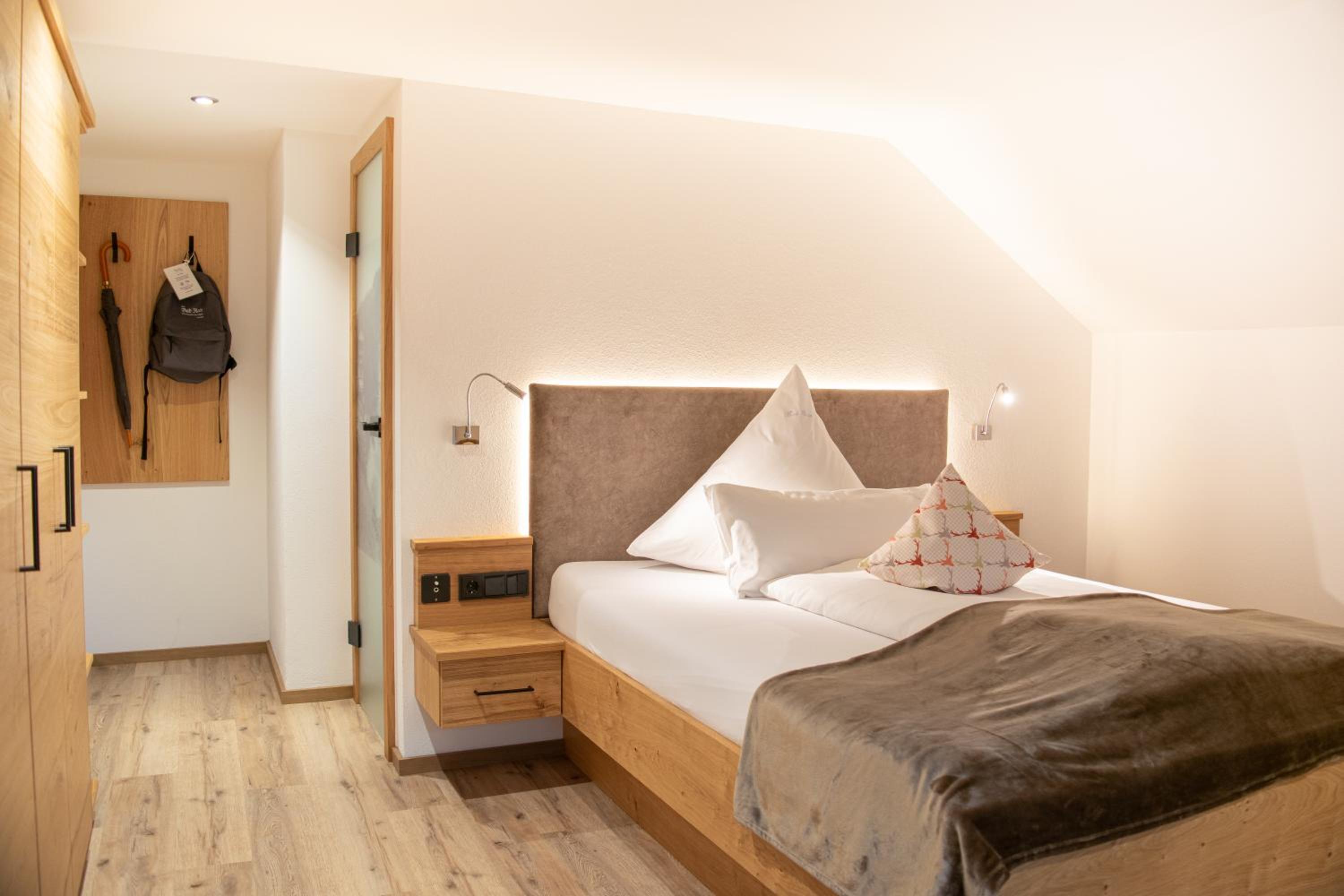 Single Room with Mountain View