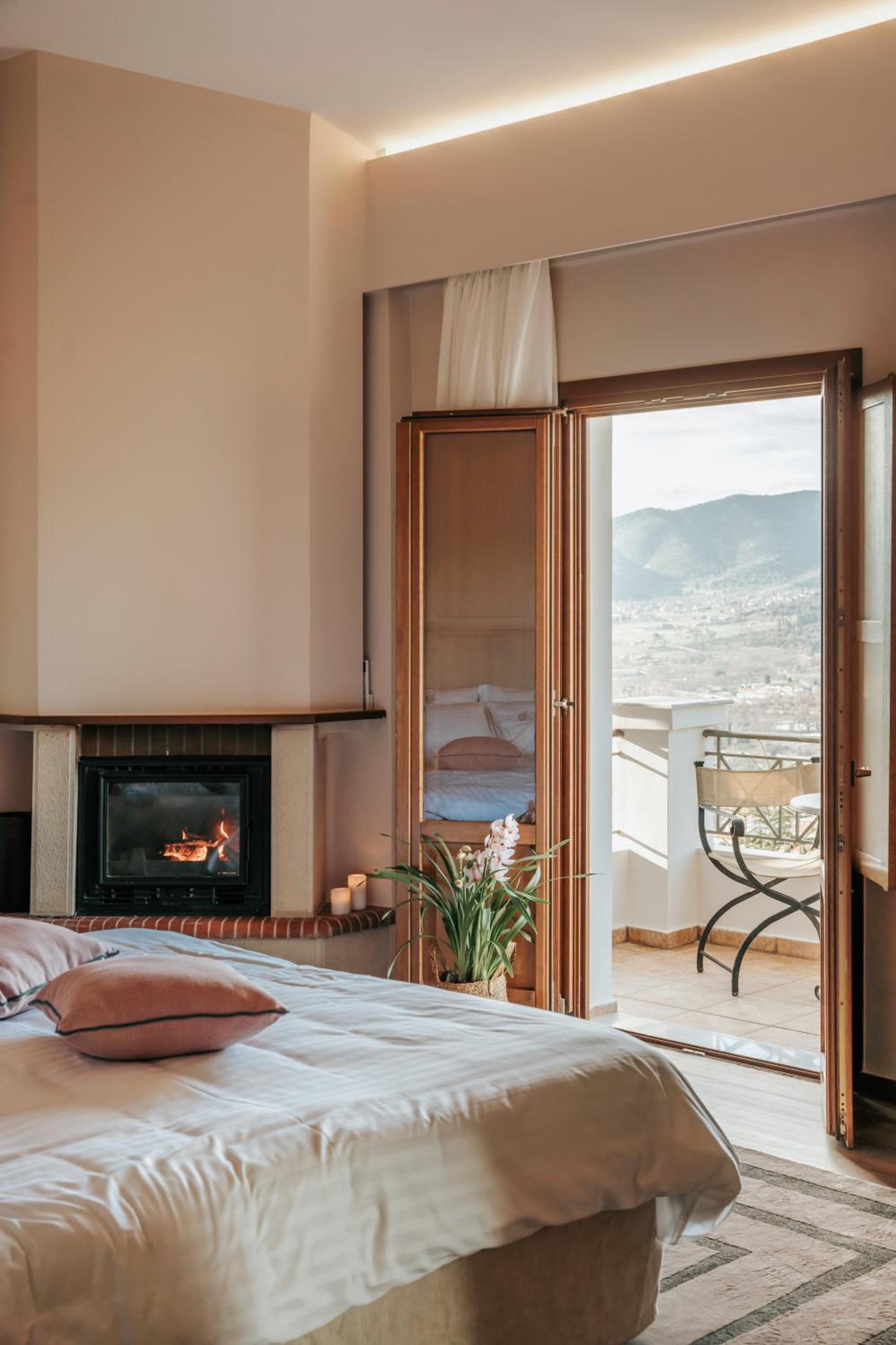 Deluxe Suite - Photo 23