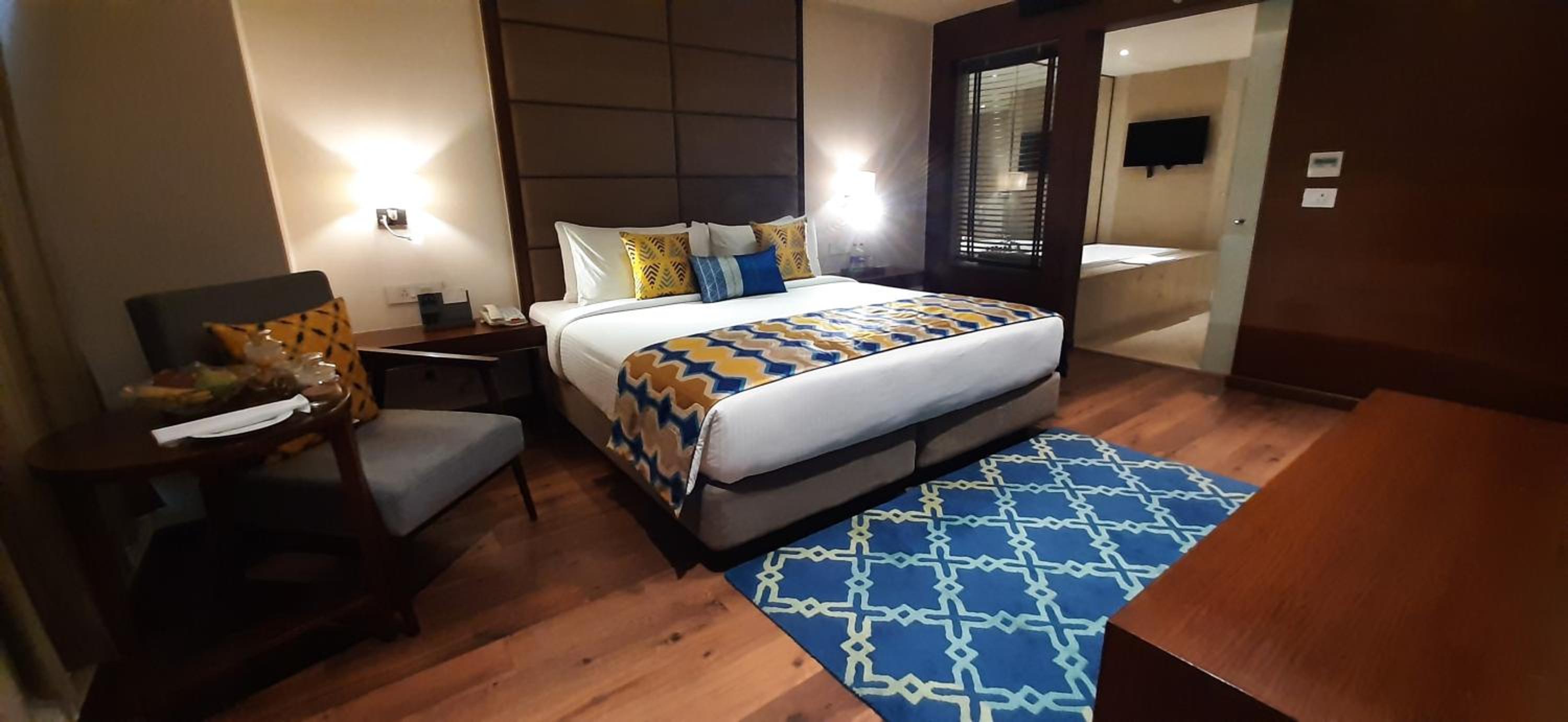 Executive Suite 20% discount on laundry, Early check-in and Late check-out subjected to availability - Photo 6