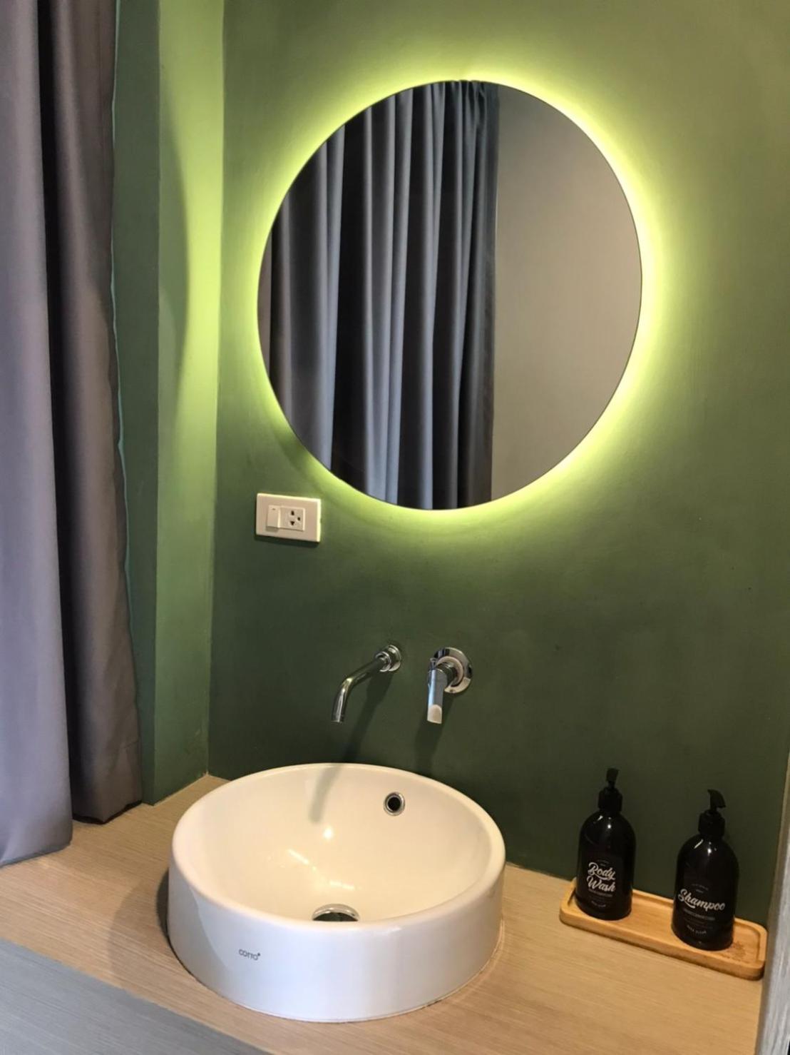 Family Suite with Balcony - Photo 32