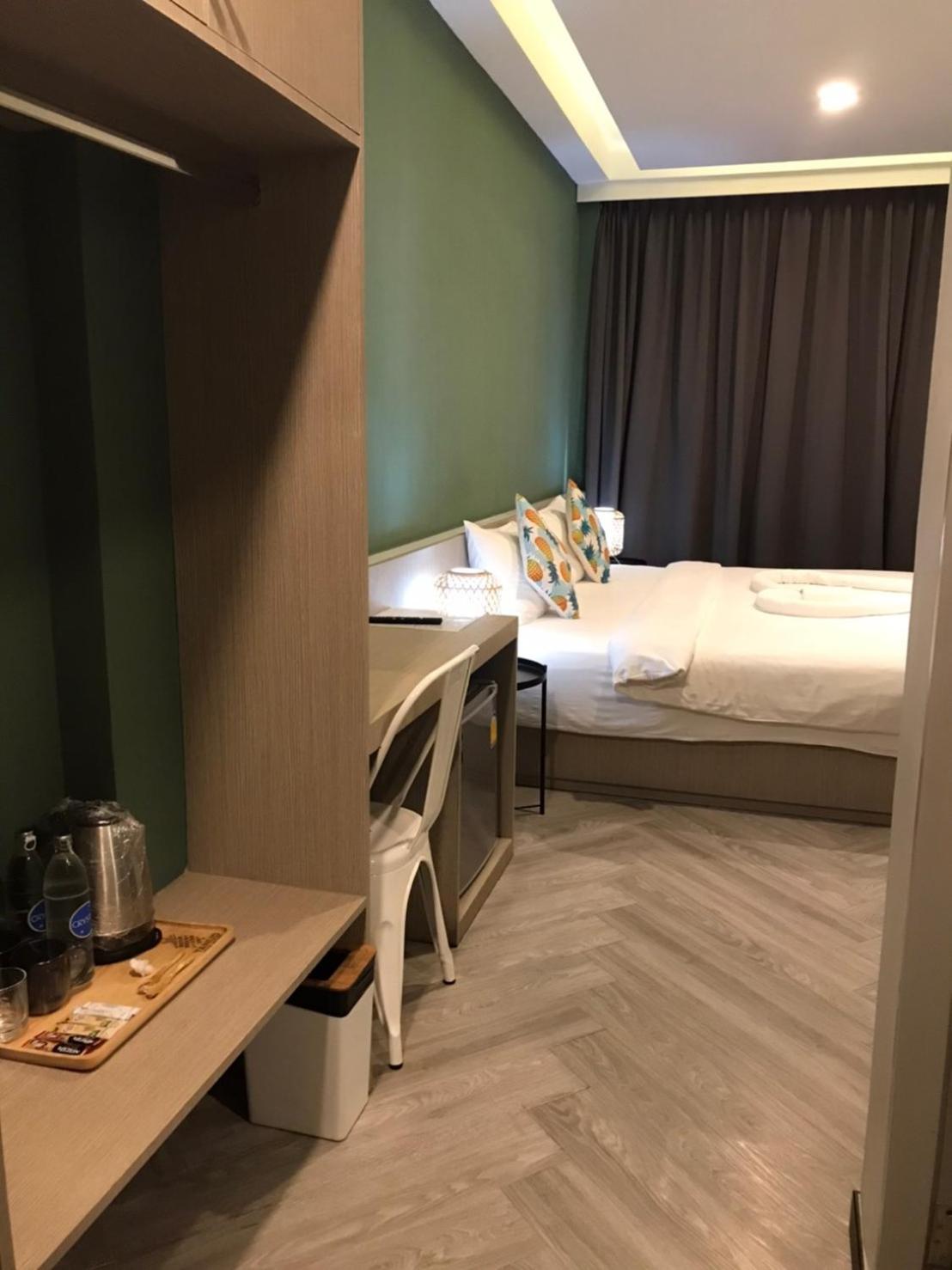 Family Suite with Balcony - Photo 23