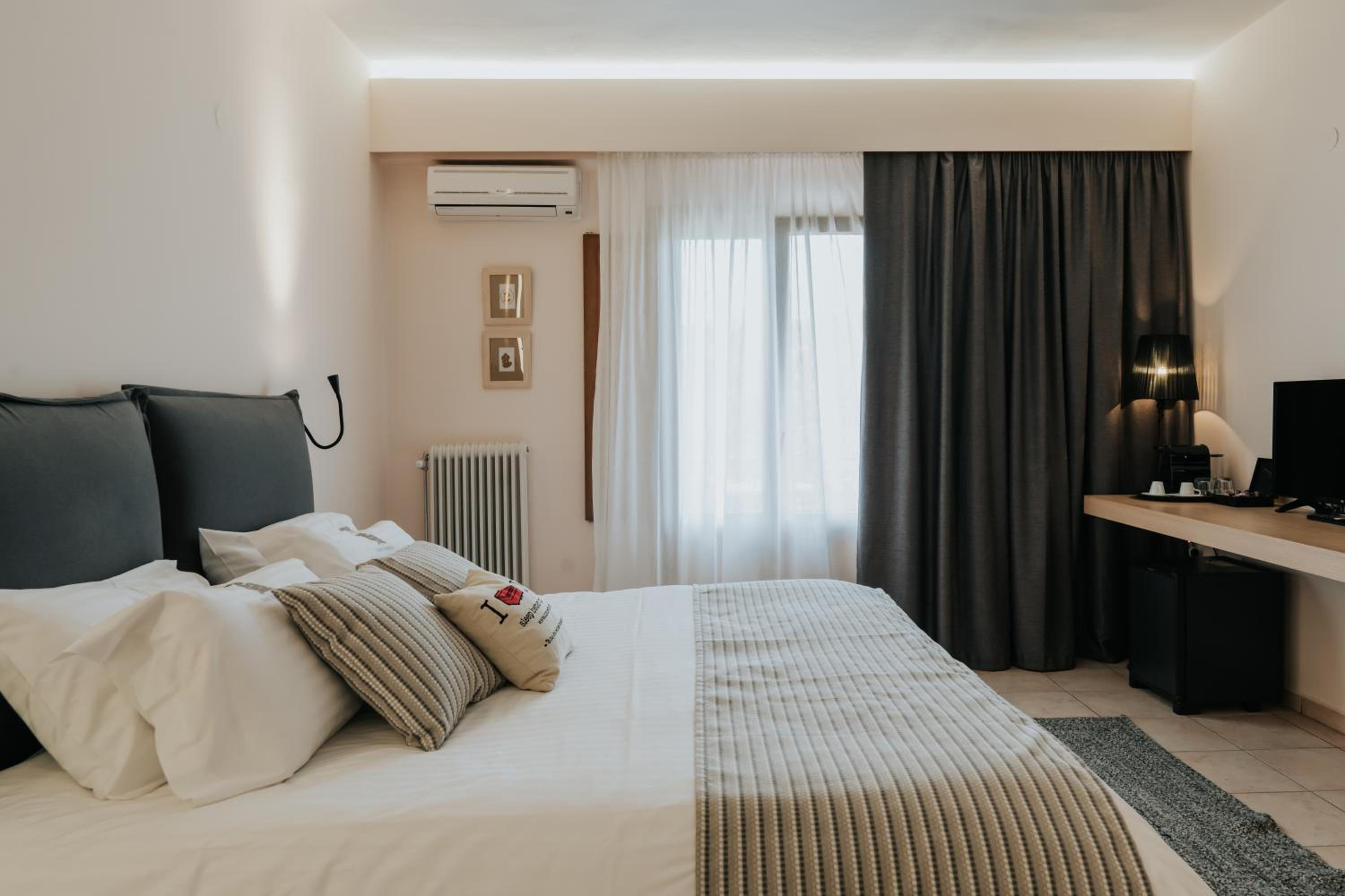 Deluxe Double Room with Fireplace - Photo 12