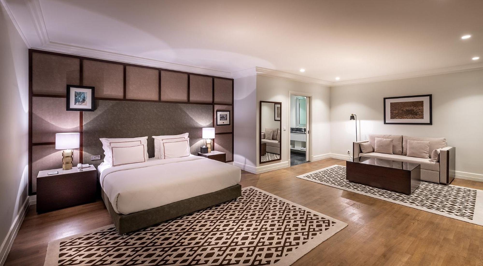 Atrium Suite