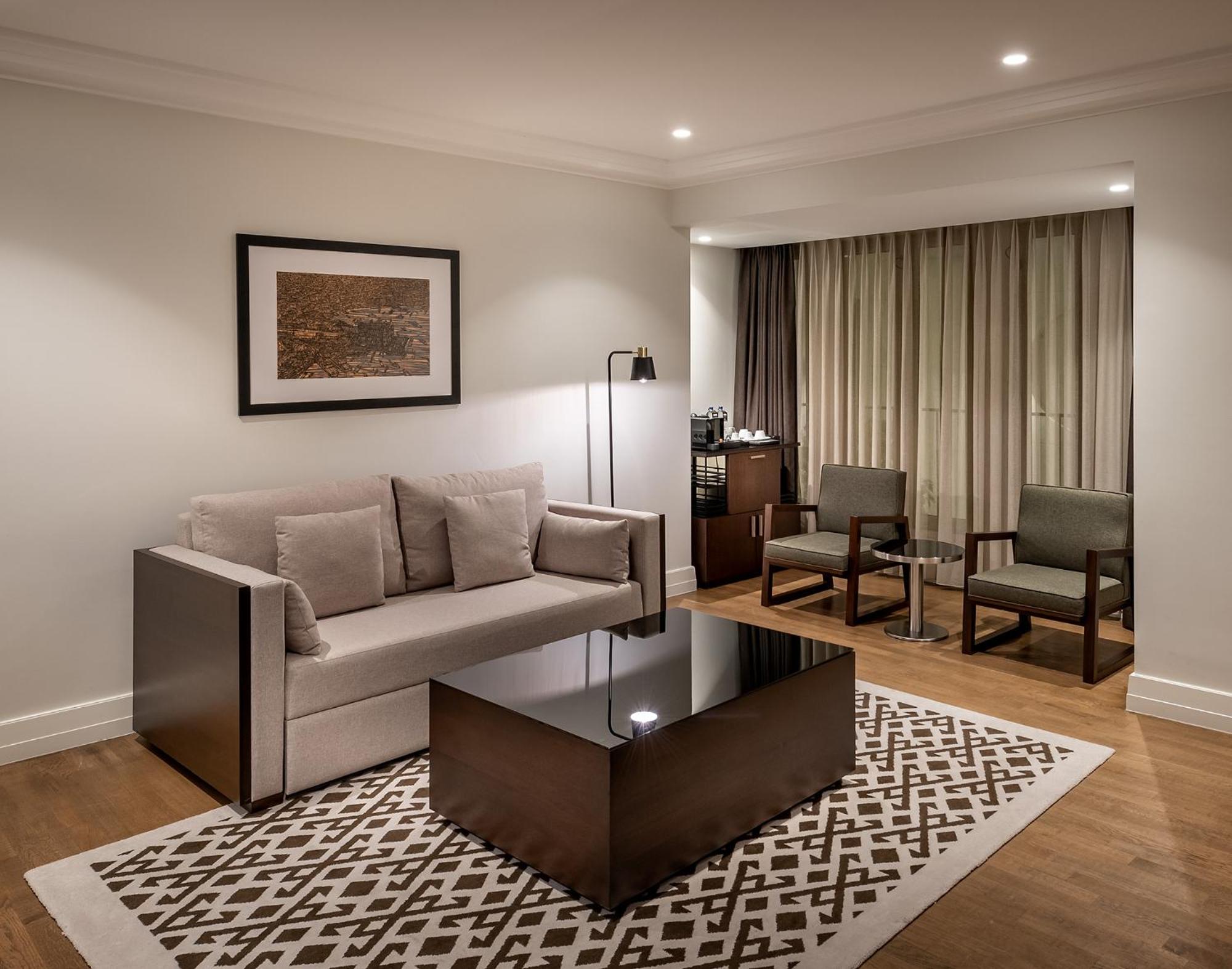 Atrium Suite