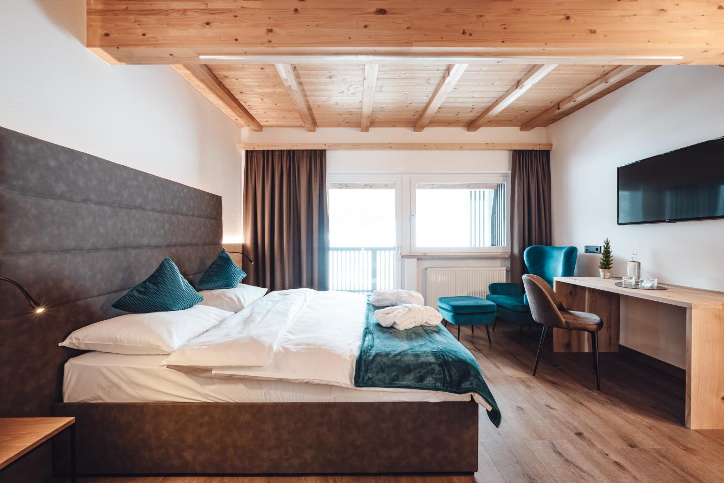 Double Room with Balcony - Photo 1