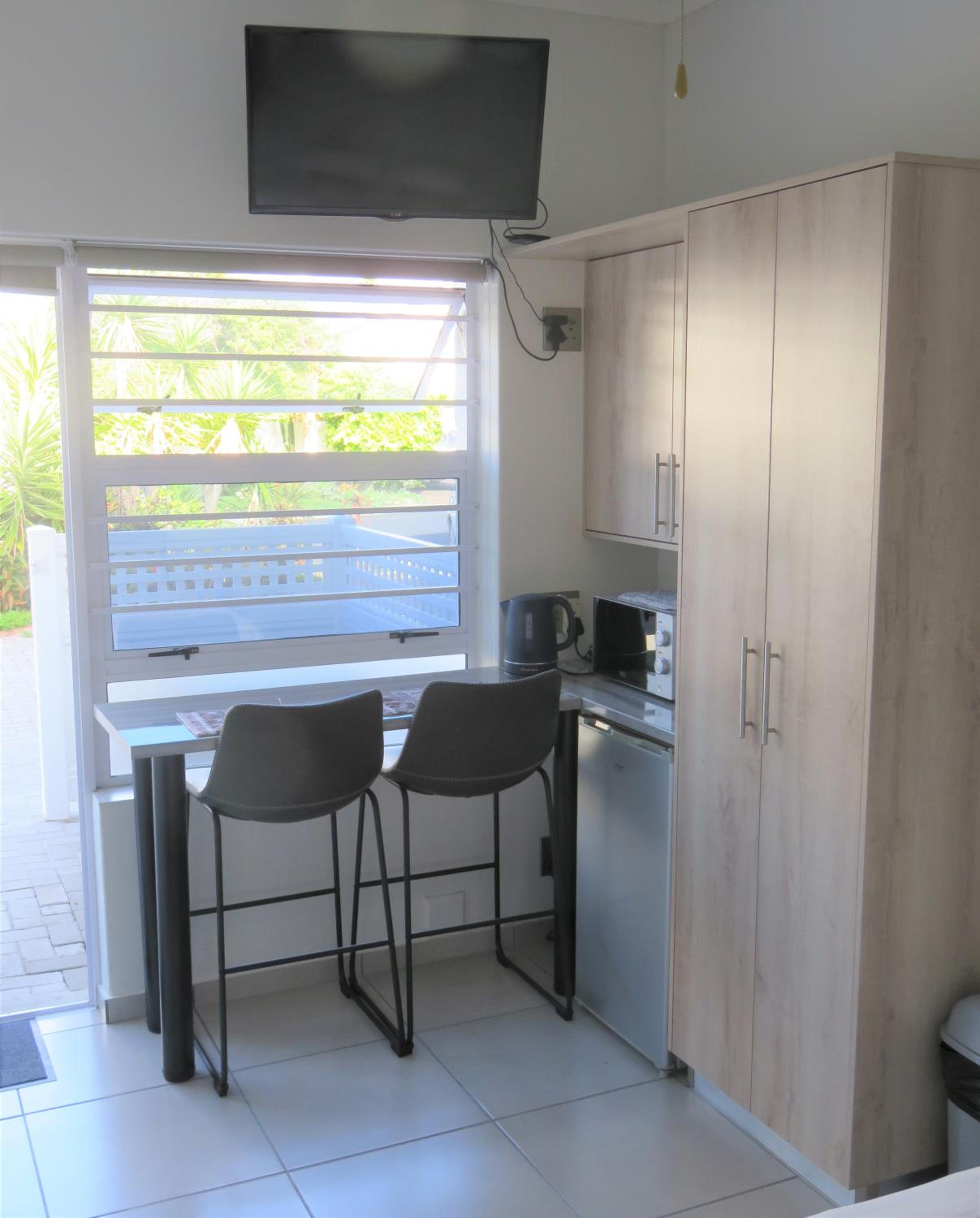 Double Room with Mountain View - Photo 3