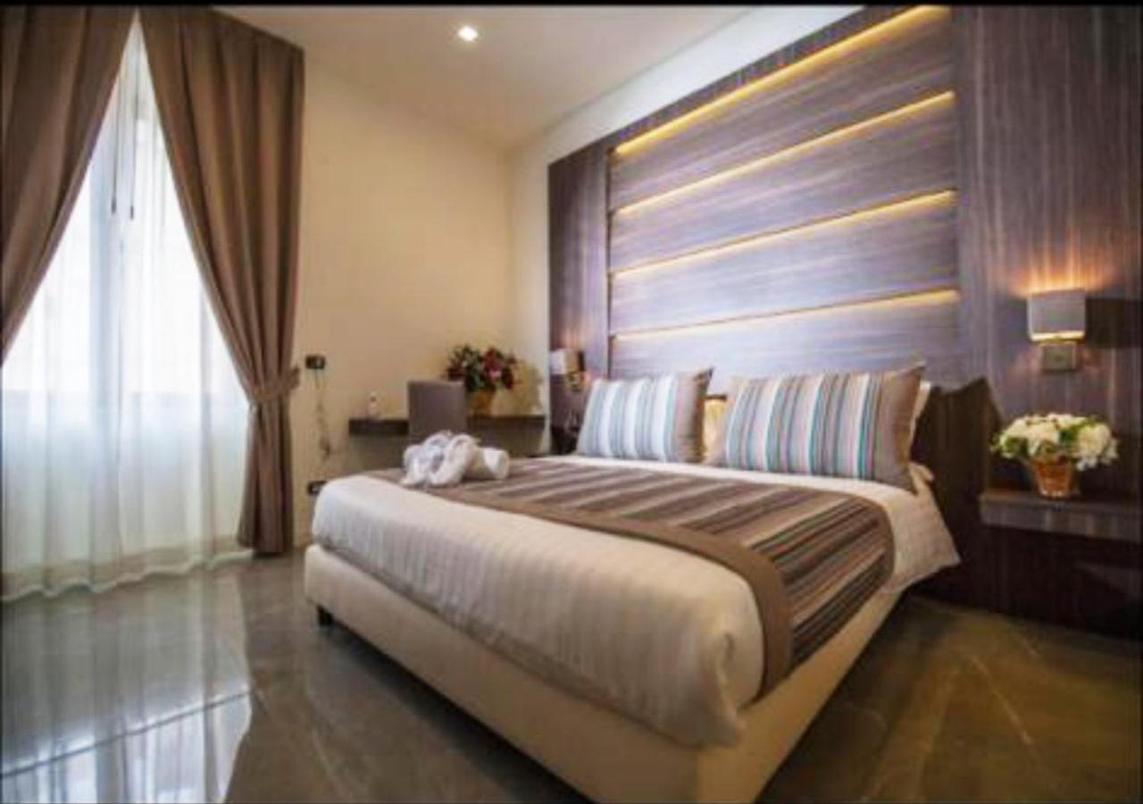 Double Room - Photo 8