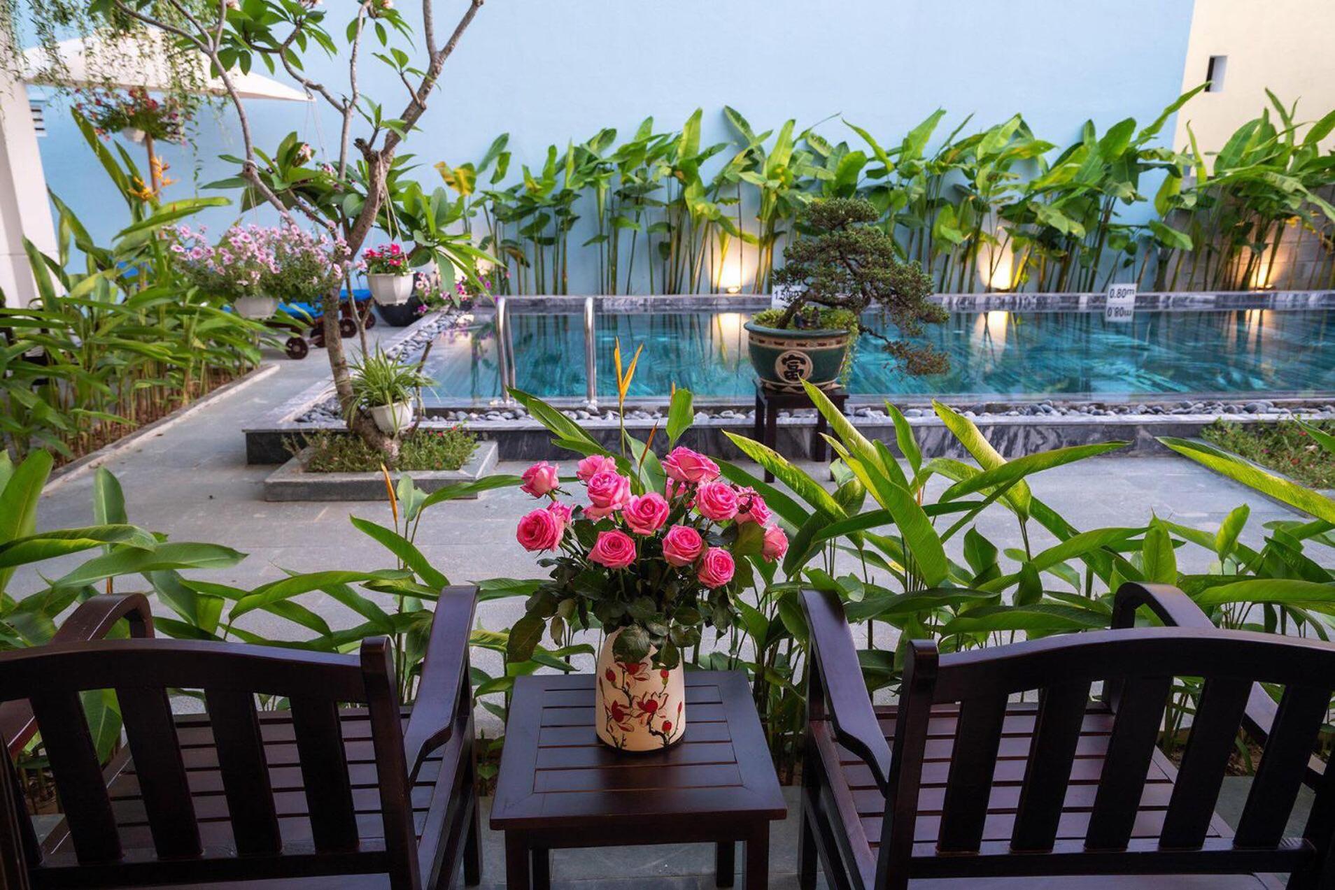 Twin Room with Pool View