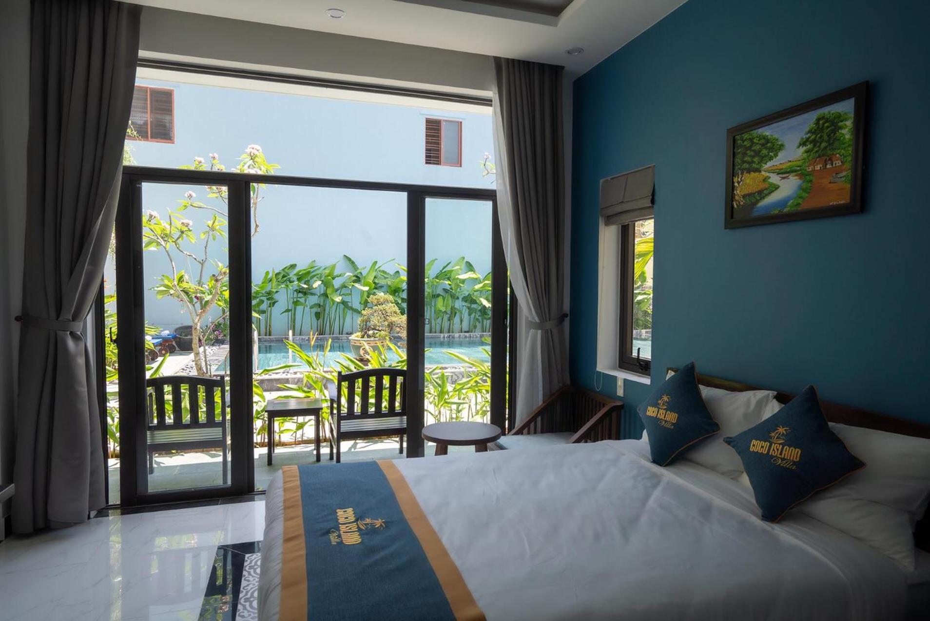 Double Room with Pool View