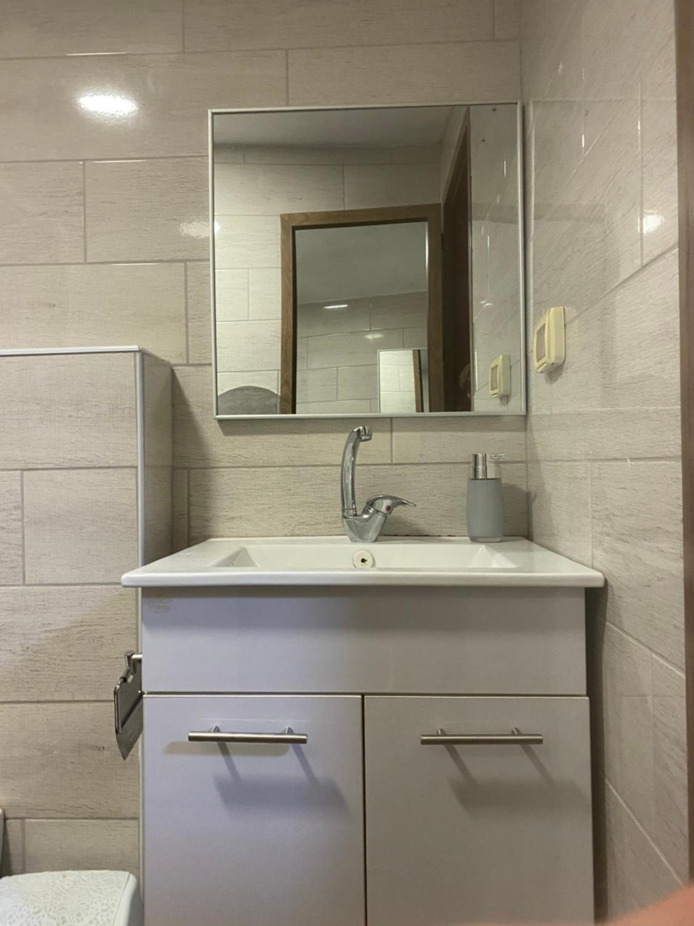 One-Bedroom Apartment - Photo 29