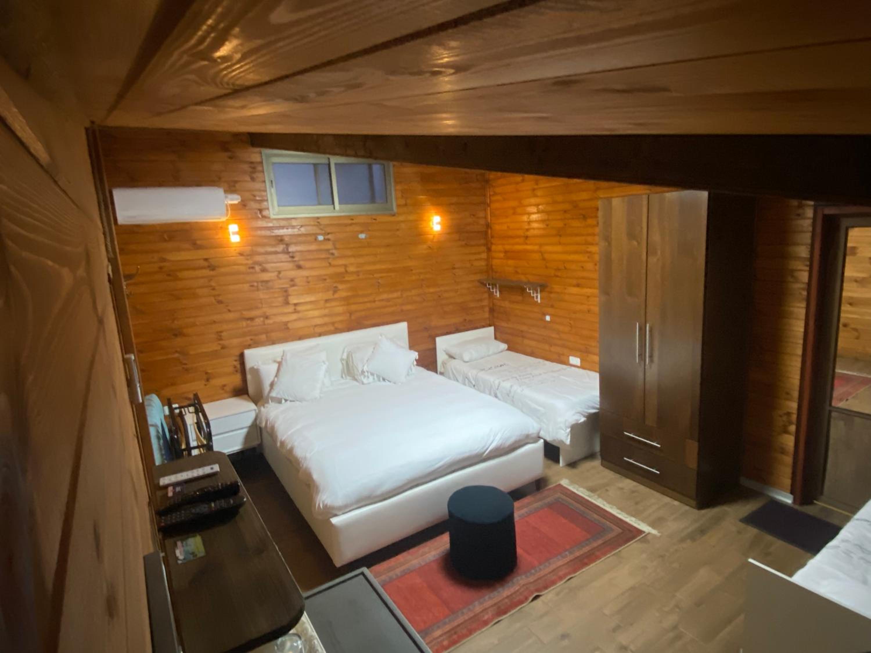 One-Bedroom Apartment - Photo 8