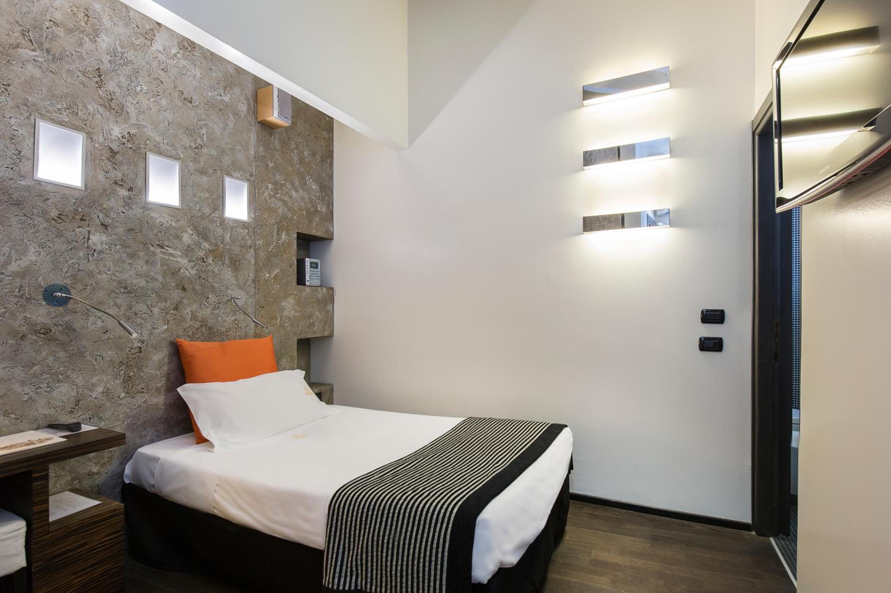 Single Room - Photo 5