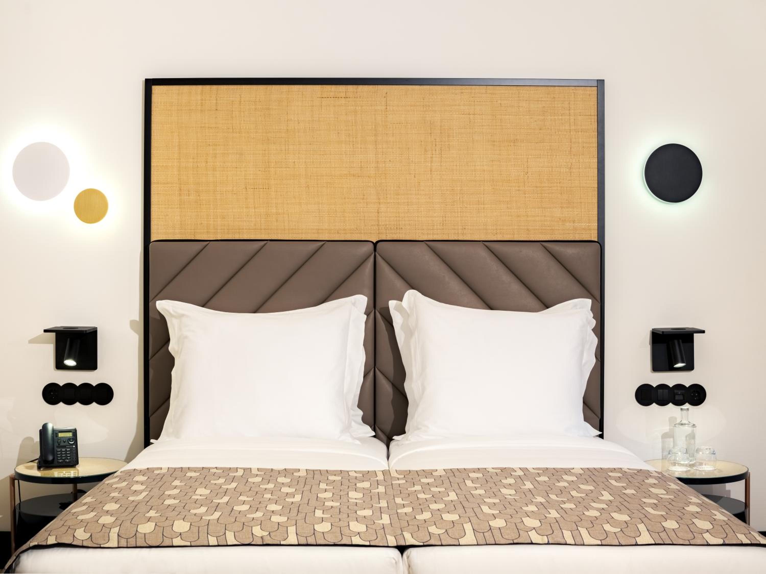 Twin Room - Photo 8