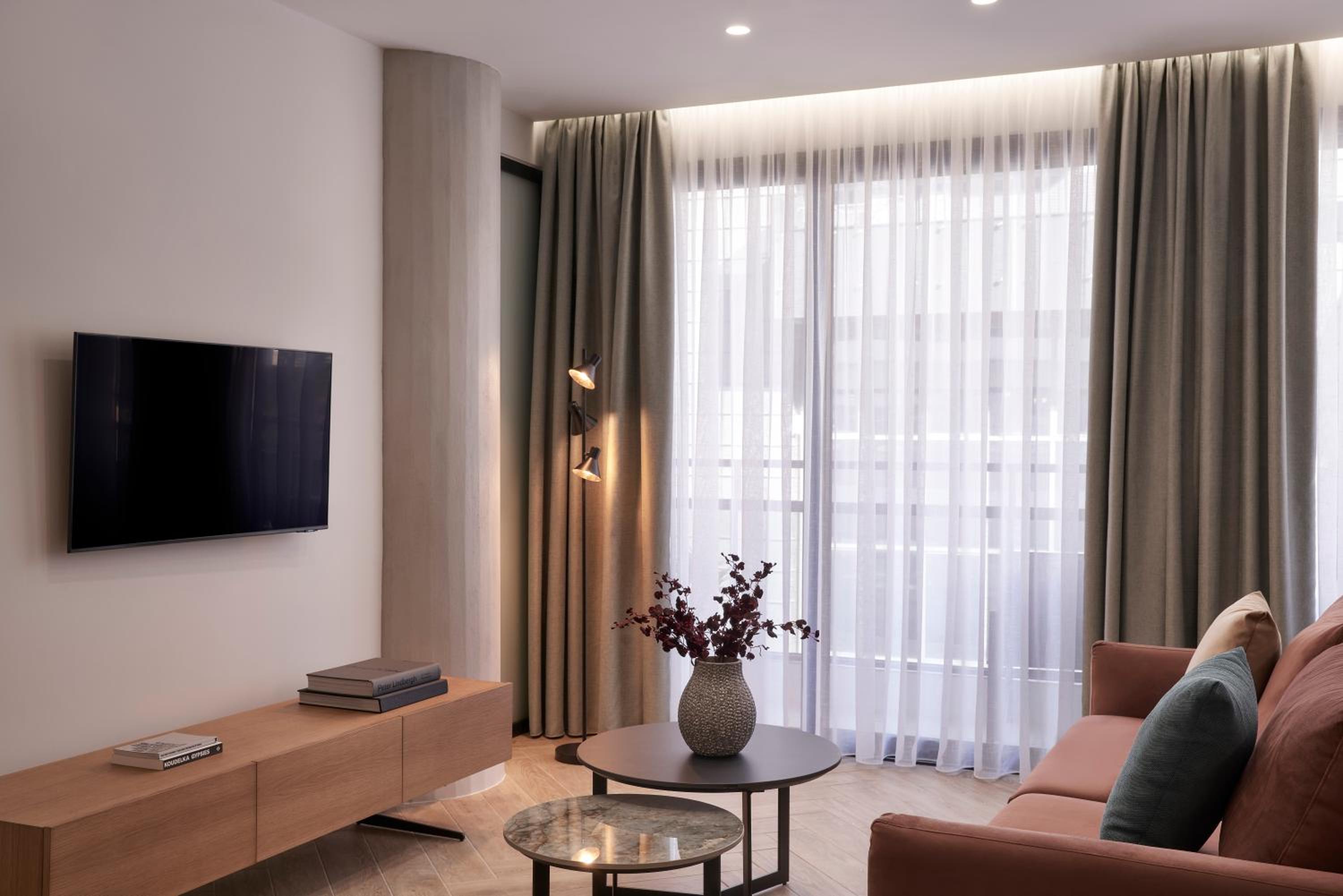 Executive Apartment with Balcony photo 2