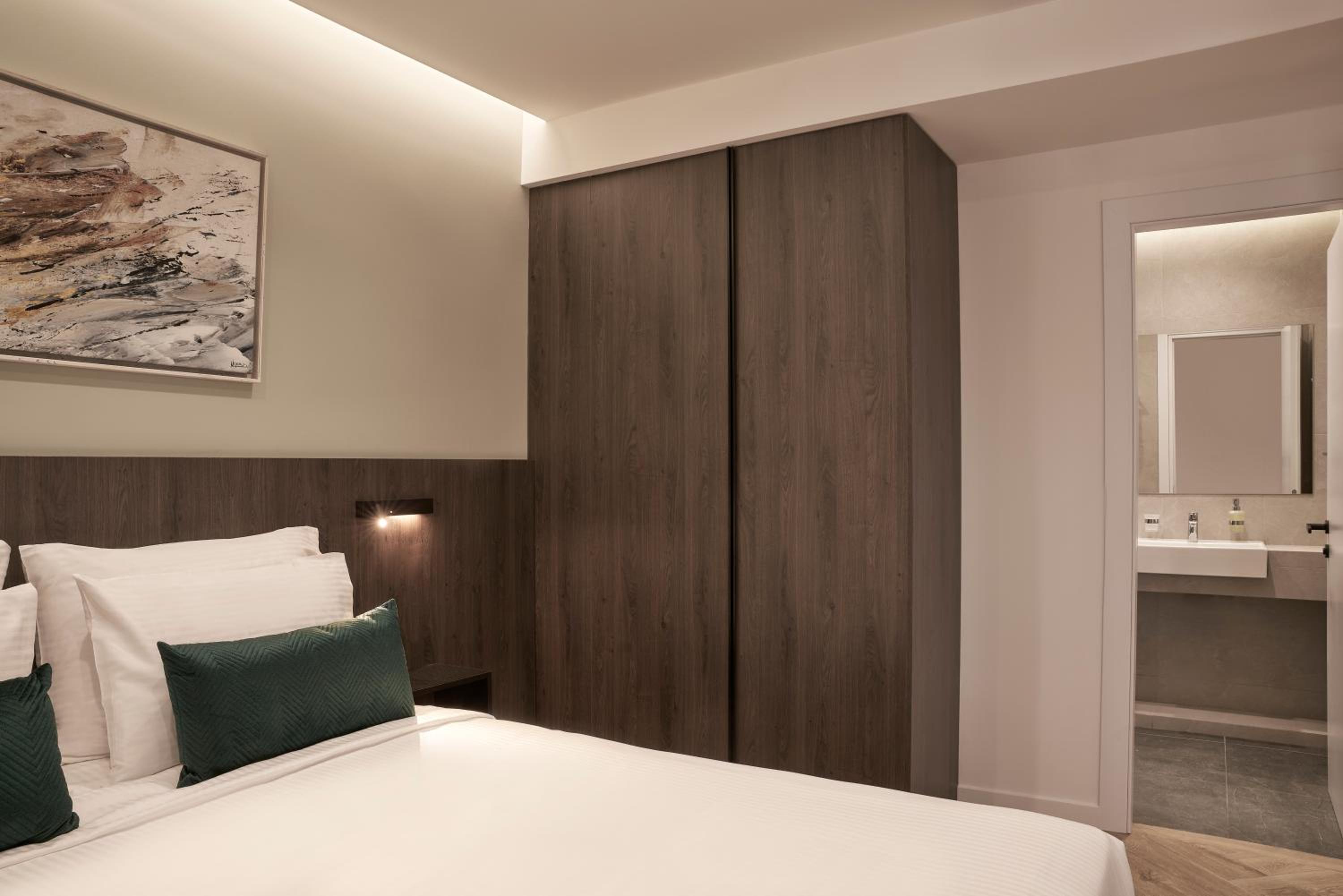 Executive Apartment with Balcony photo 3