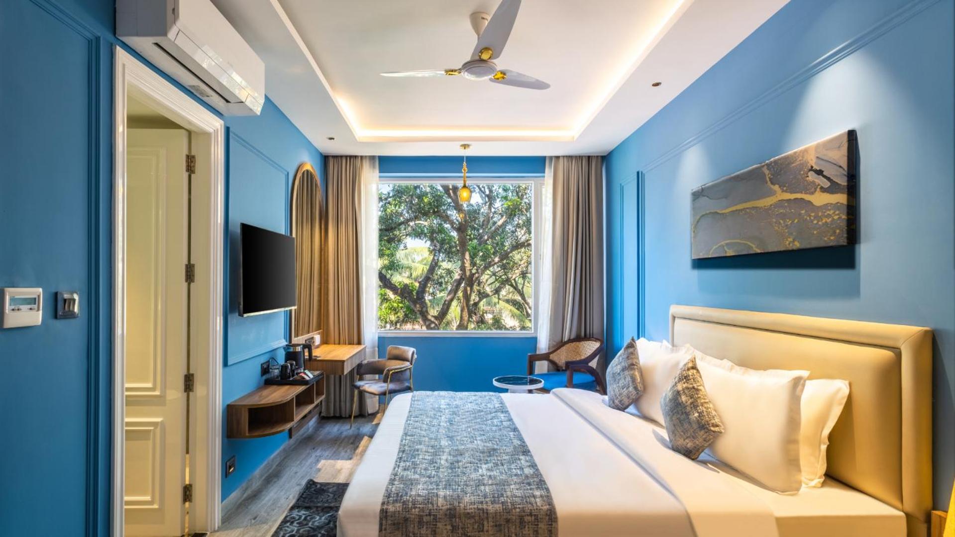Deluxe King Room - Photo 1