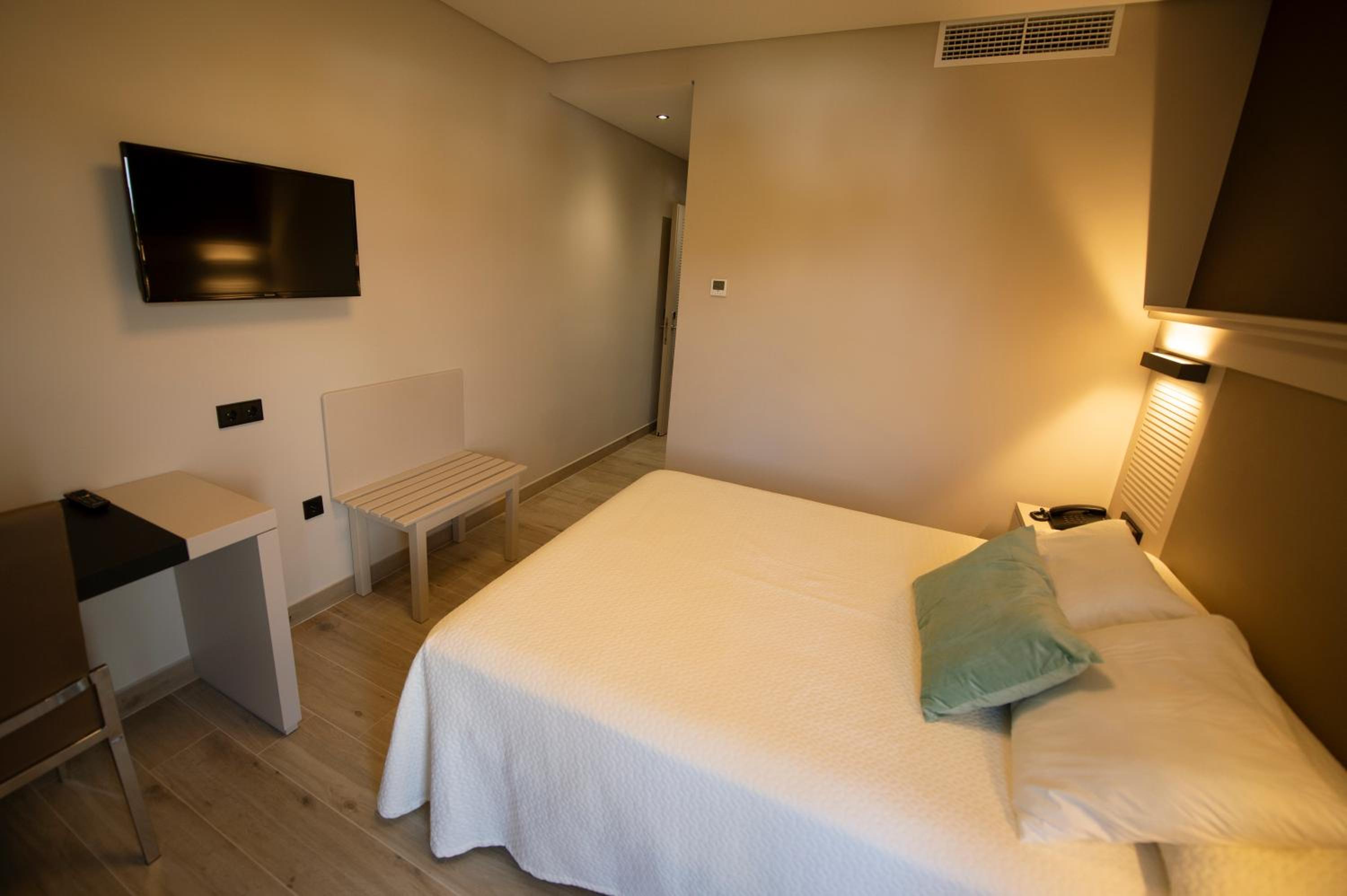 Double or Twin Room photo 1