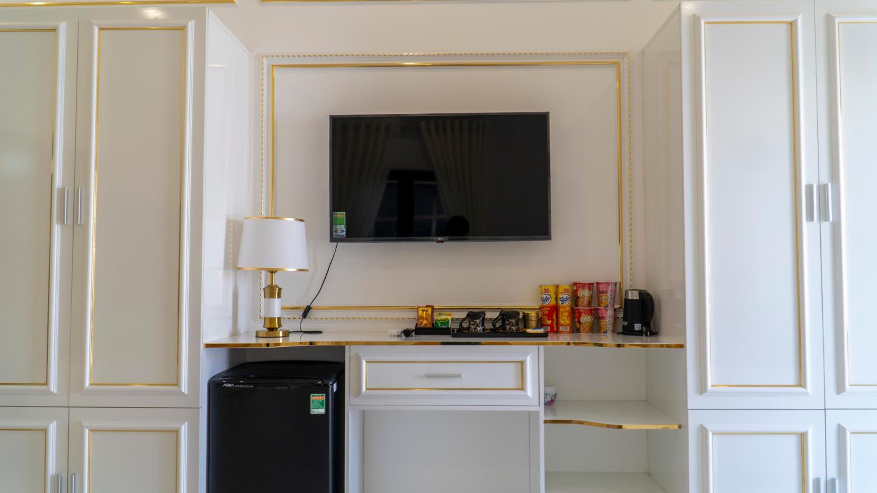 Deluxe Family Room photo 3