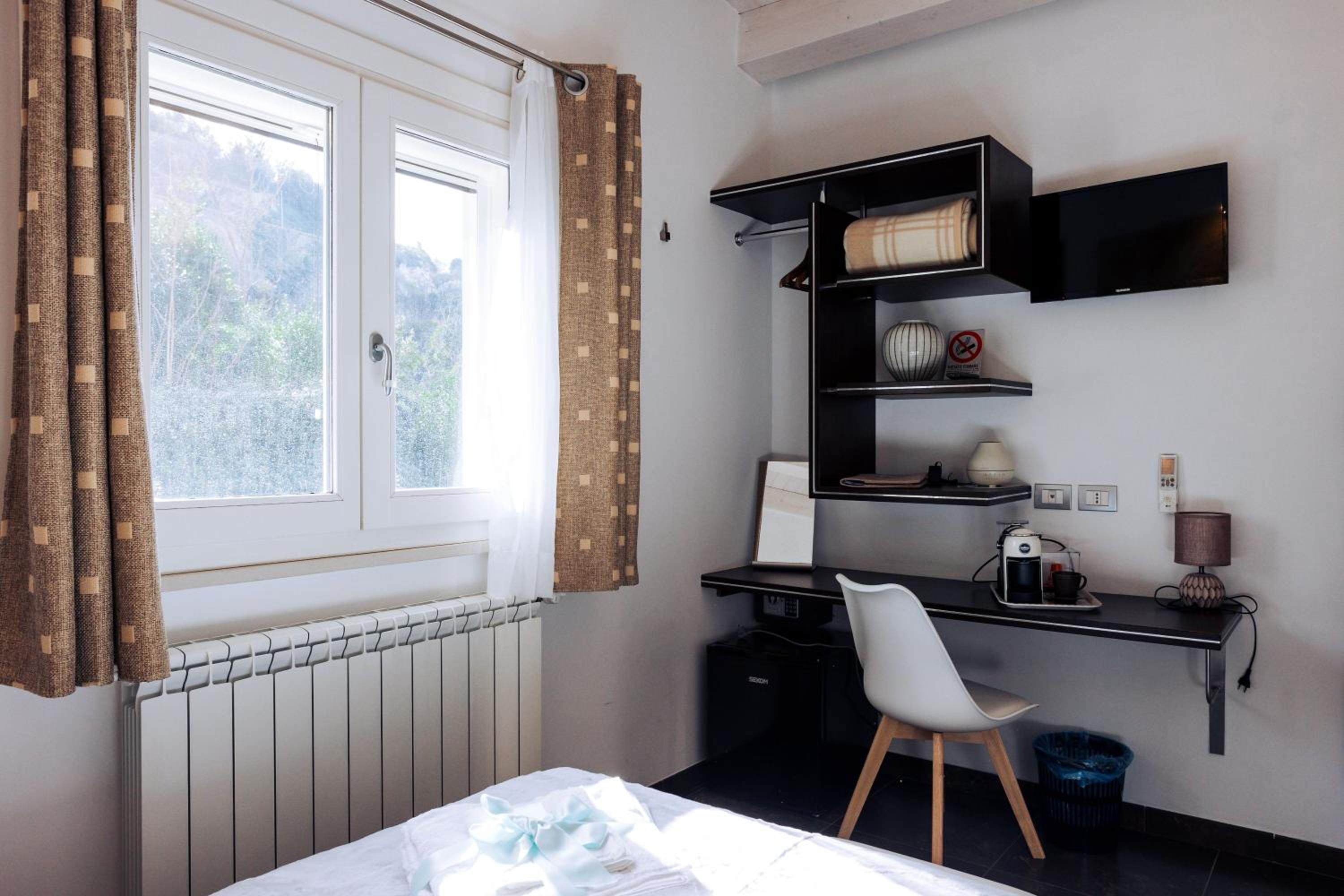 Small Double Room photo 2