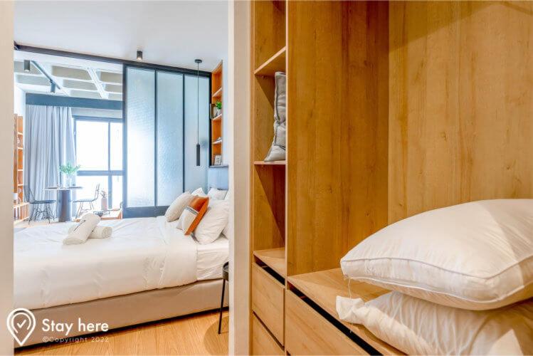 One-Bedroom Apartment - Photo 4