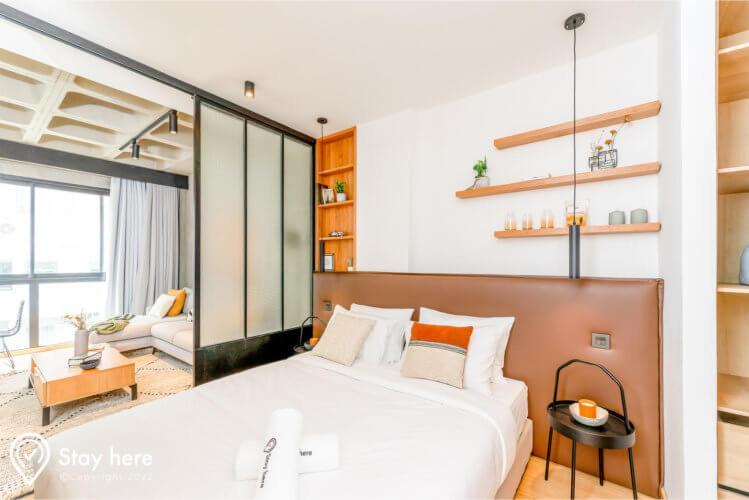 One-Bedroom Apartment - Photo 2