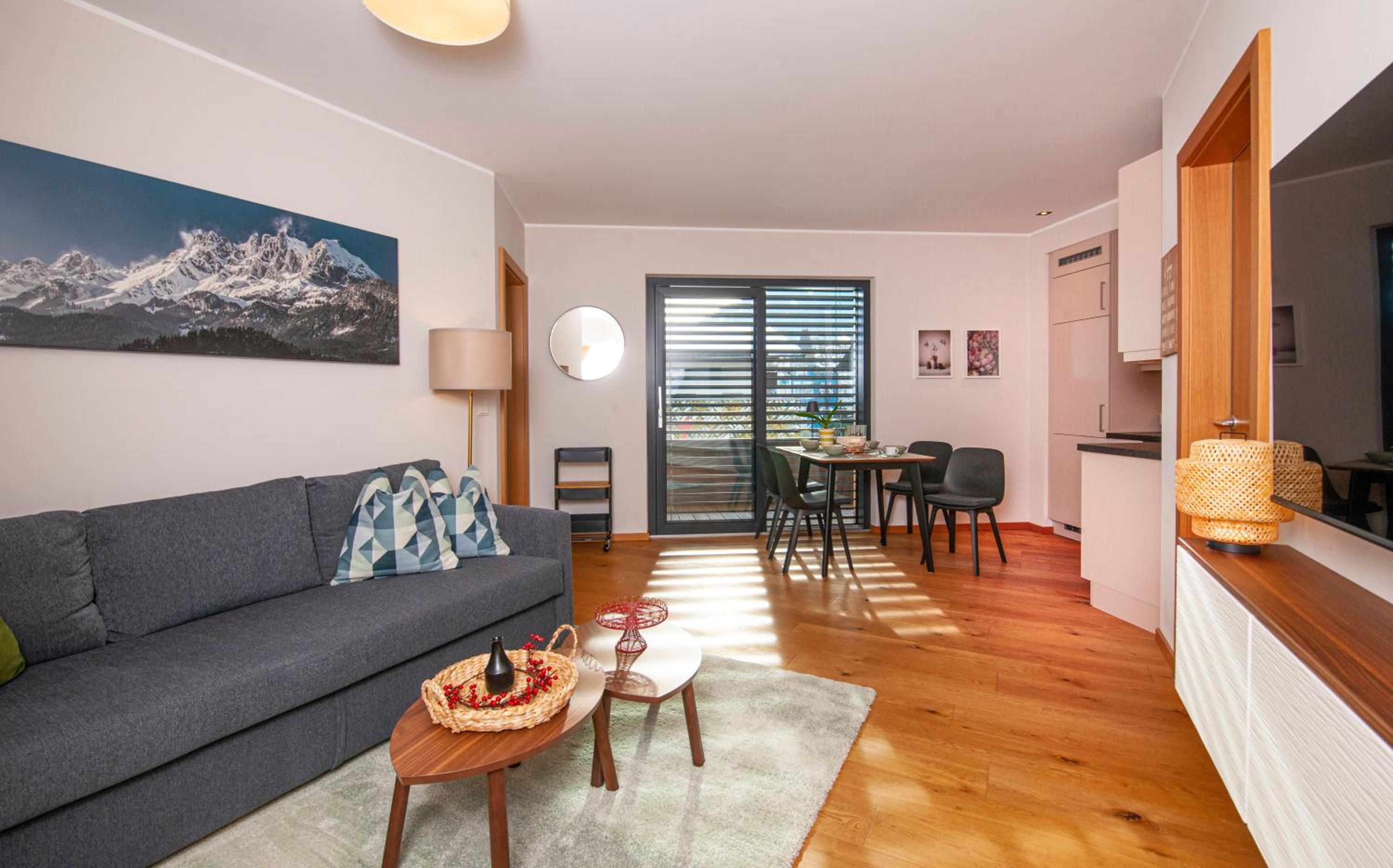 Apartment with Balcony photo 1