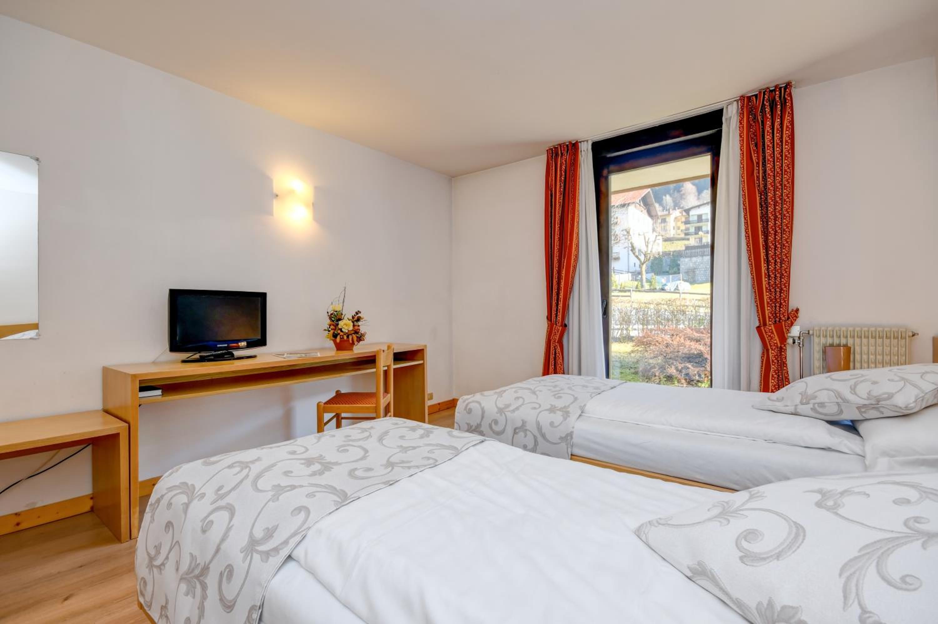 Double or Twin Room with Balcony photo 1
