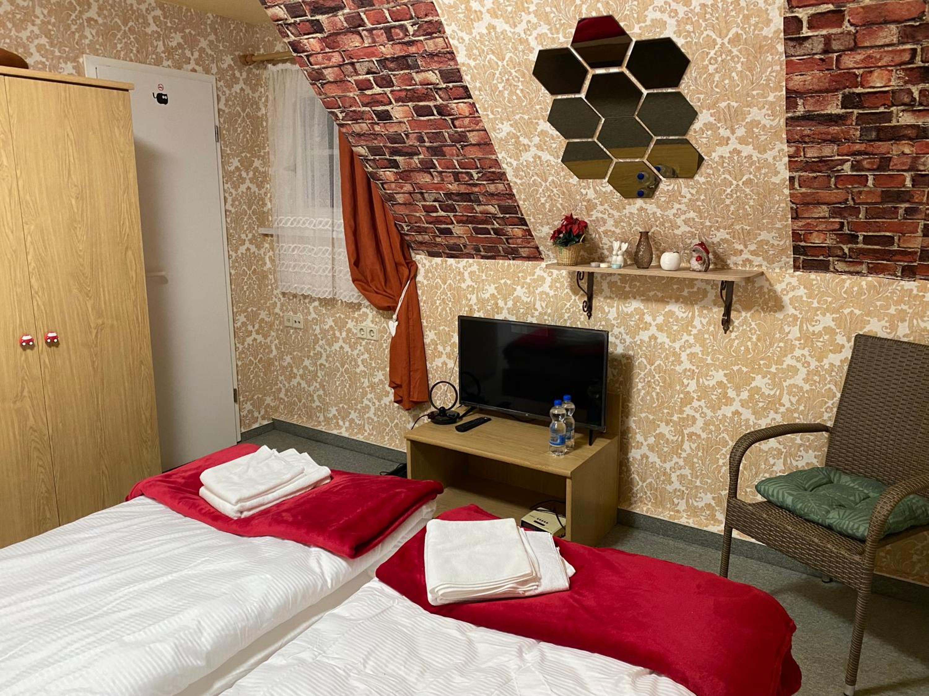 Double Room with Private Bathroom photo 2
