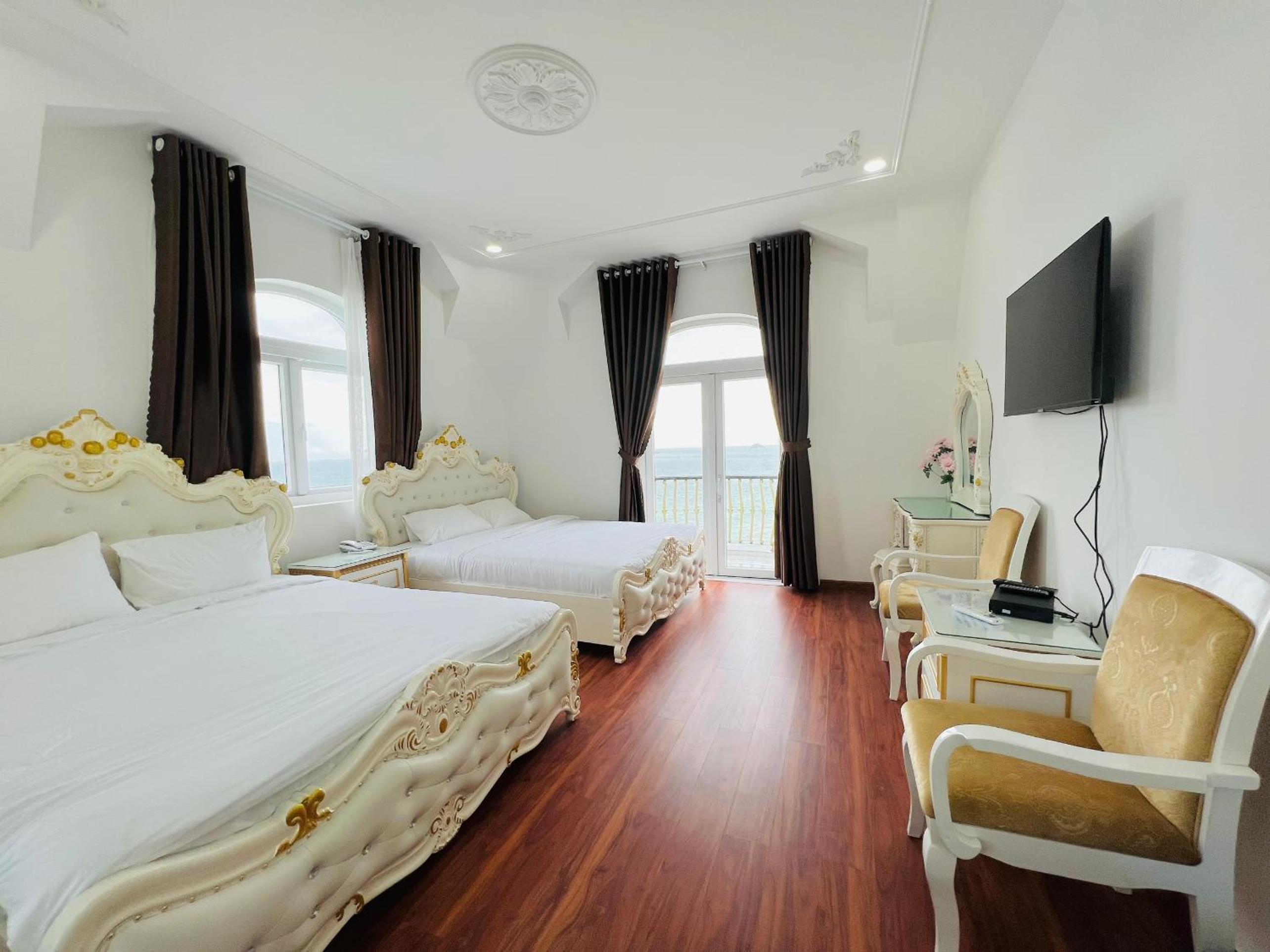 Family Suite with Balcony