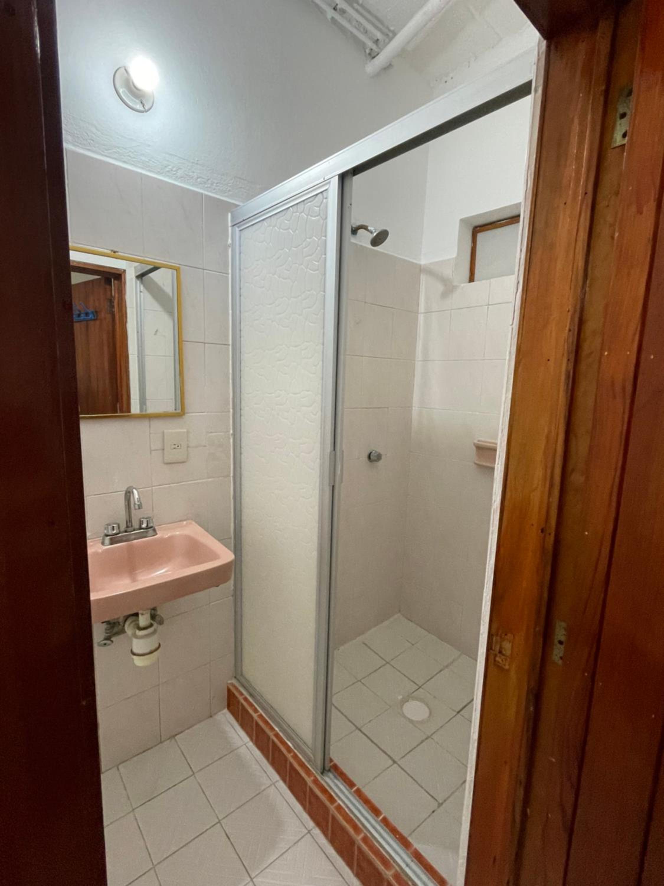 Twin Room - Photo 6