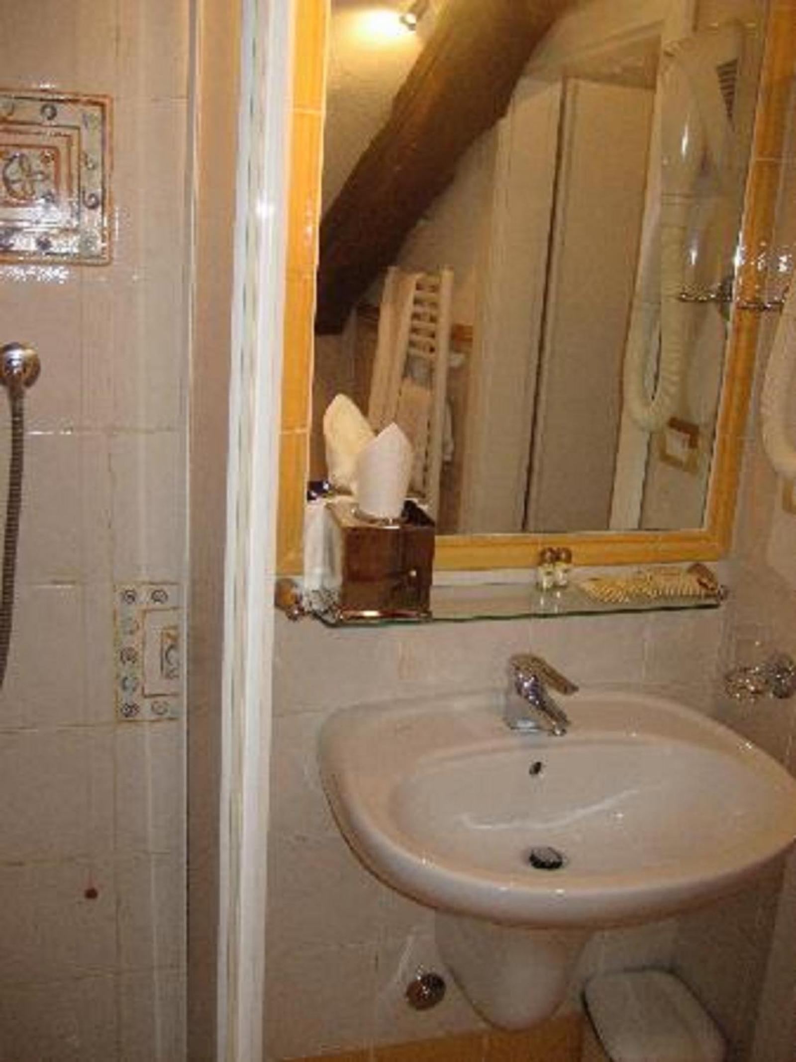 Superior Double Or Twin Room photo 2