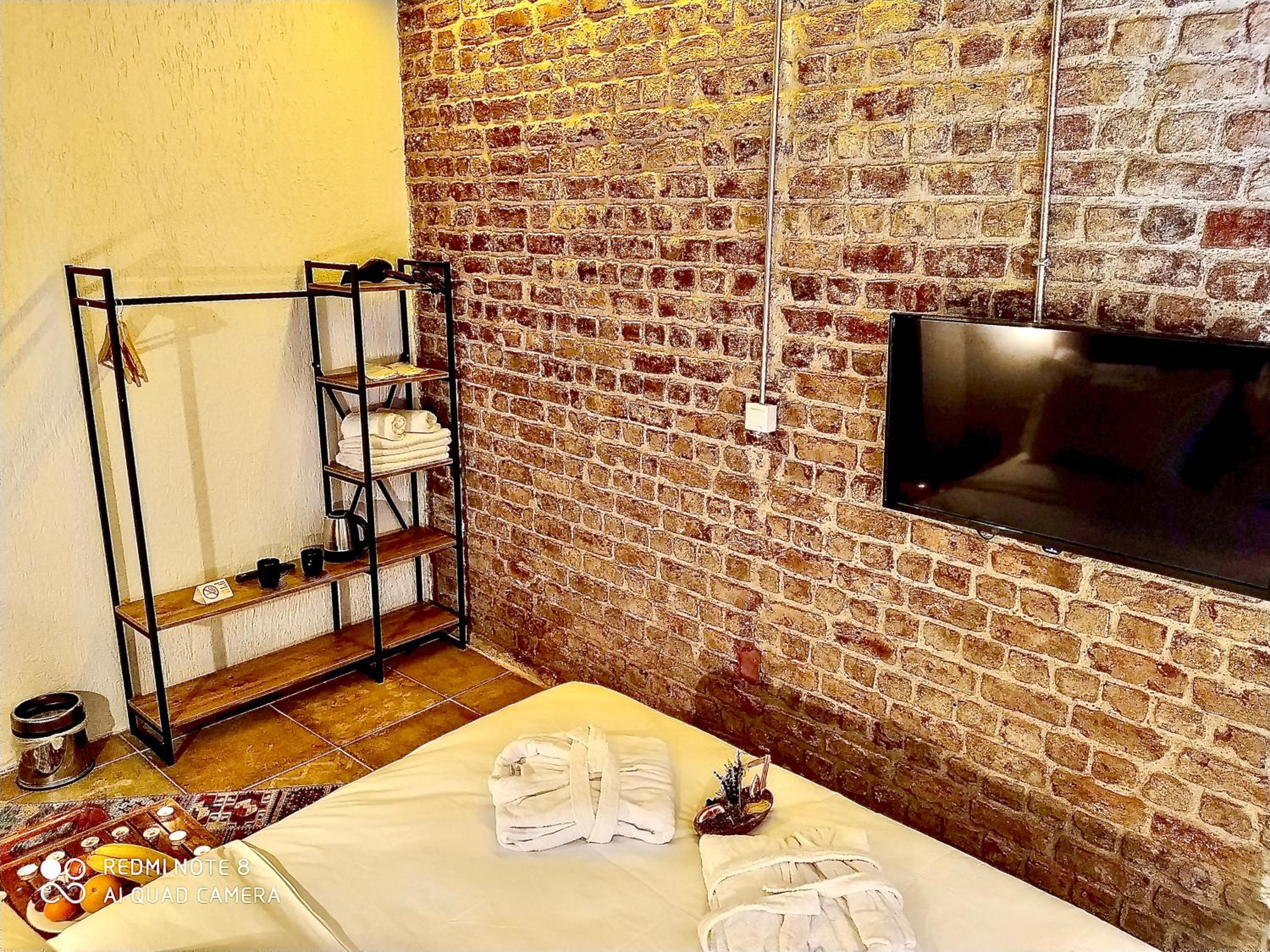 Double Room with Private External Bathroom photo 2