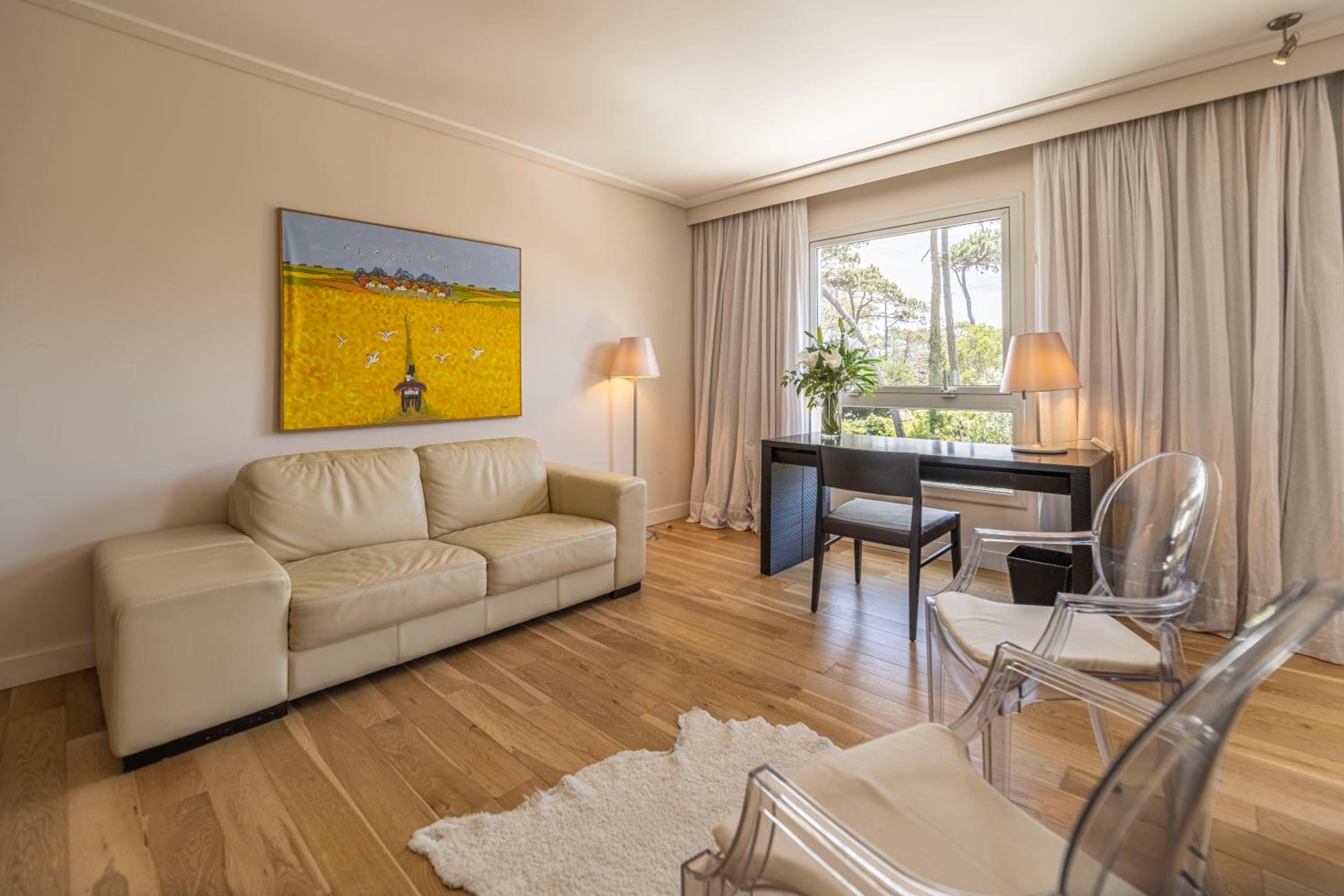 Deluxe Suite - Photo 3