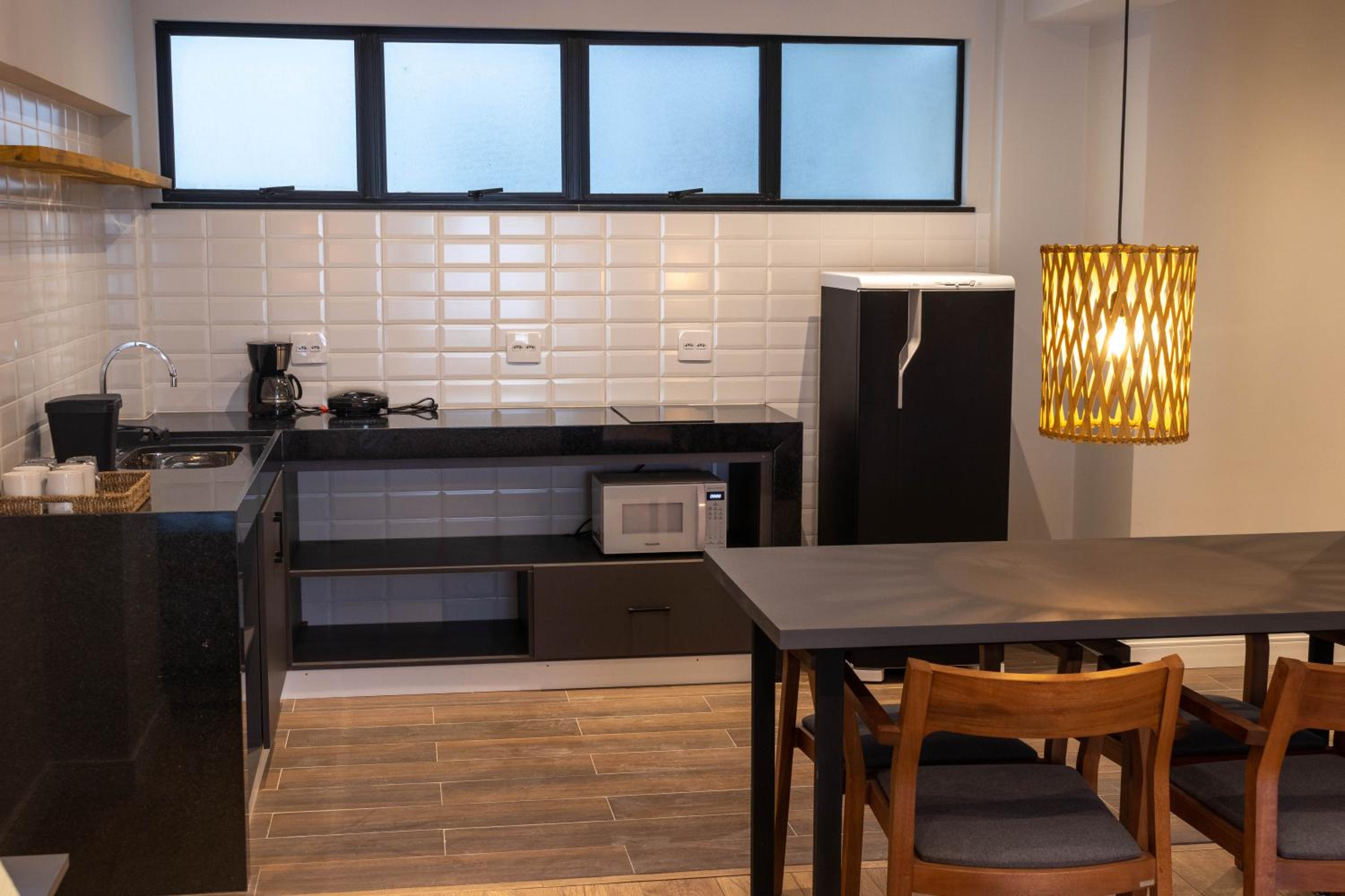 Family Room - Photo 2