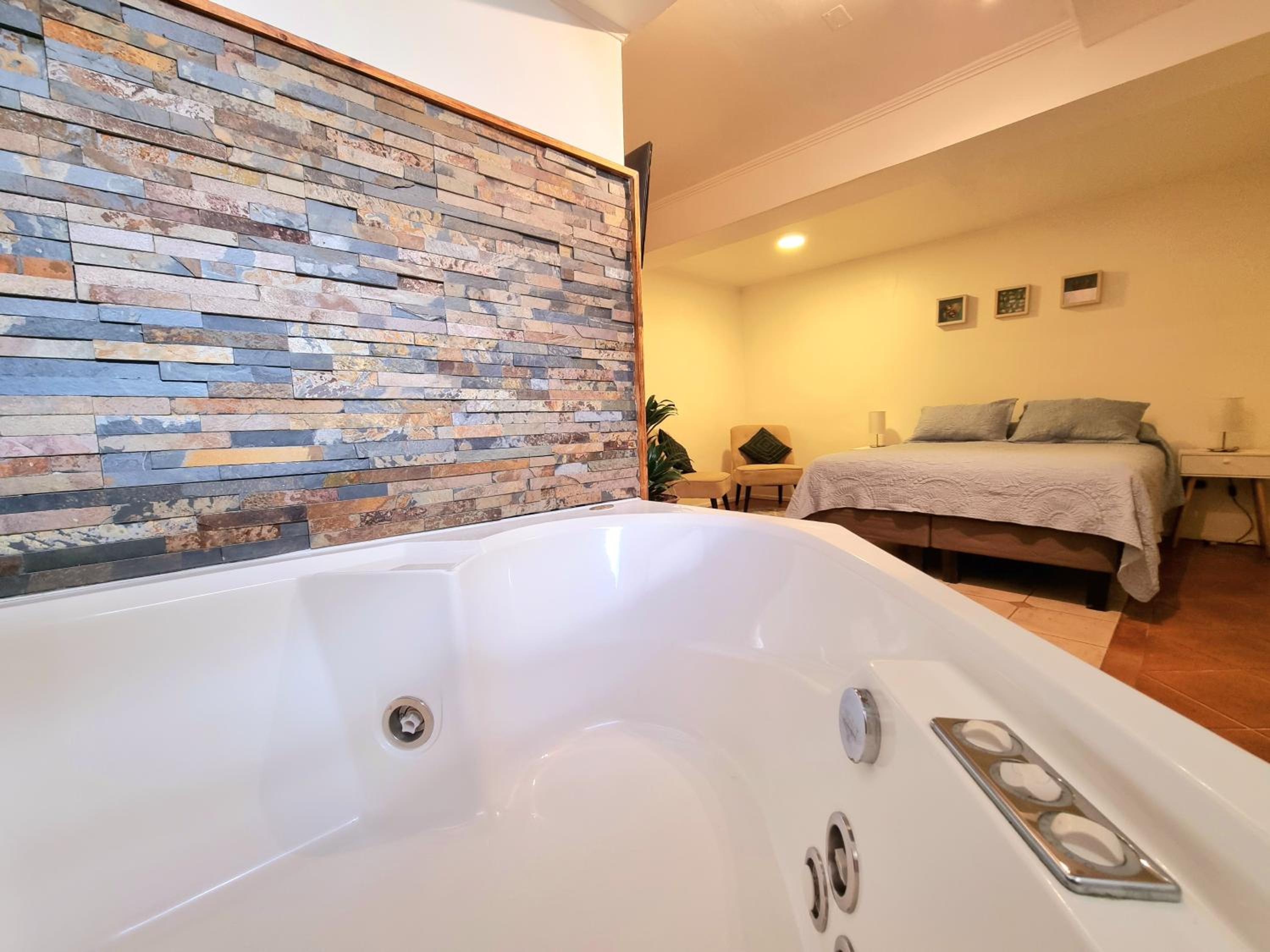 Suite with Spa Bath photo 2