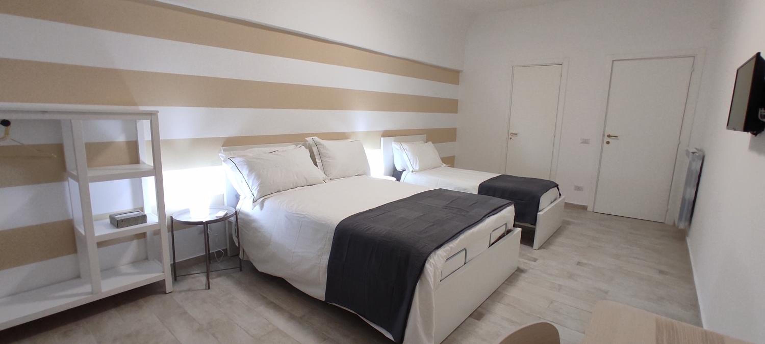 Deluxe Room (2 Adults + 1 Child)