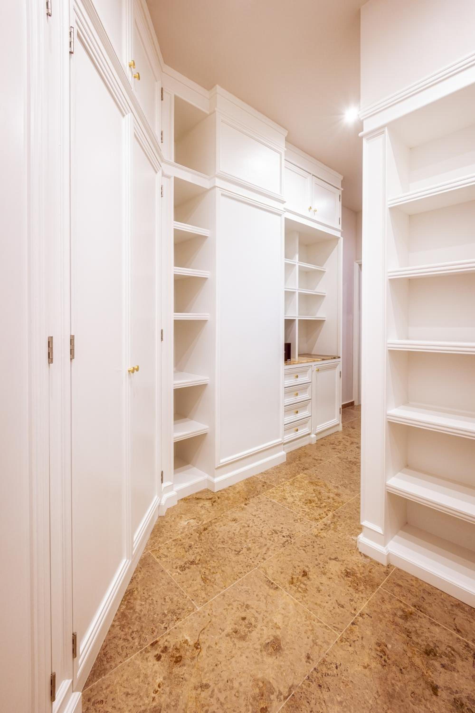Three-Bedroom Suite - Photo 9