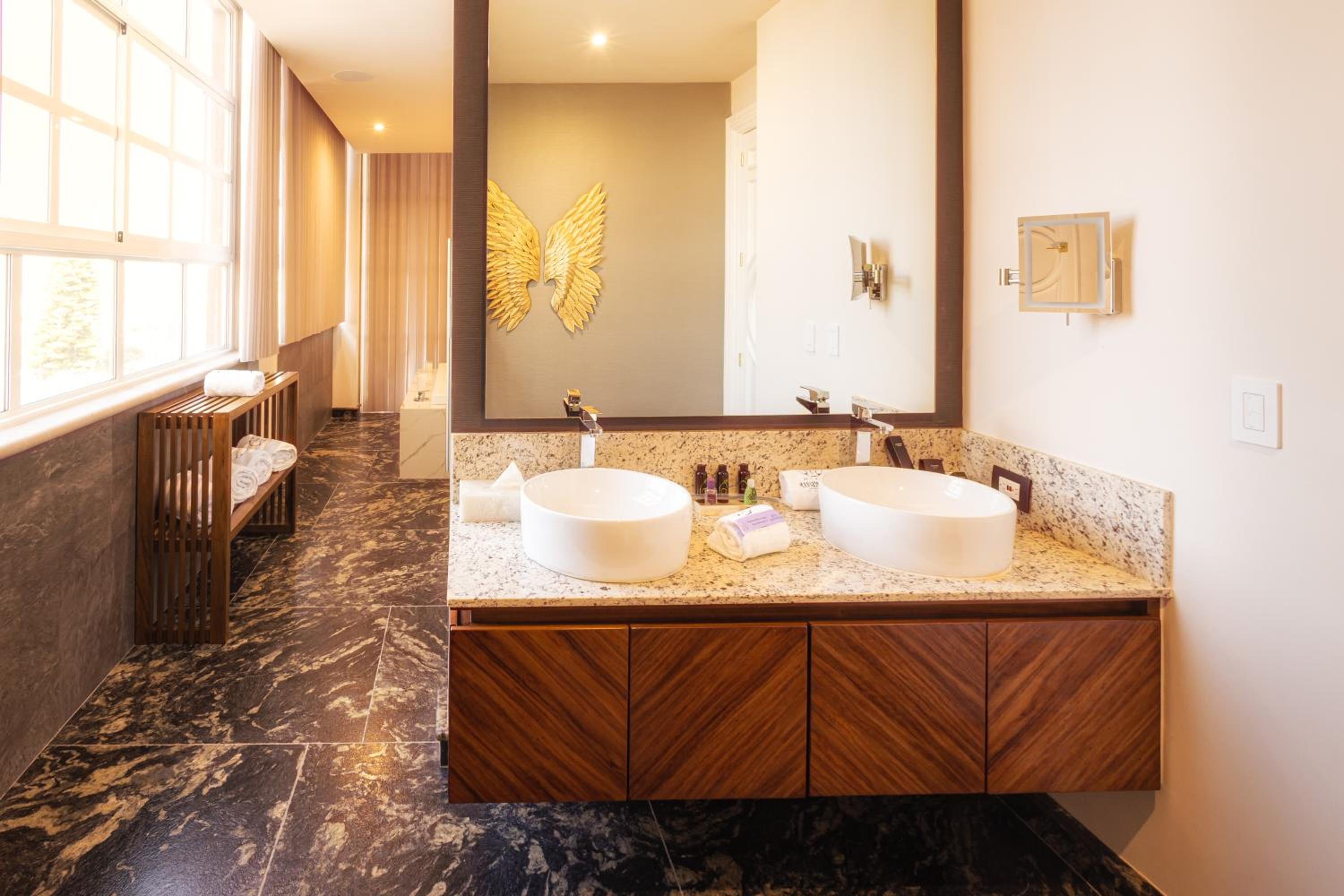 Three-Bedroom Suite - Photo 7