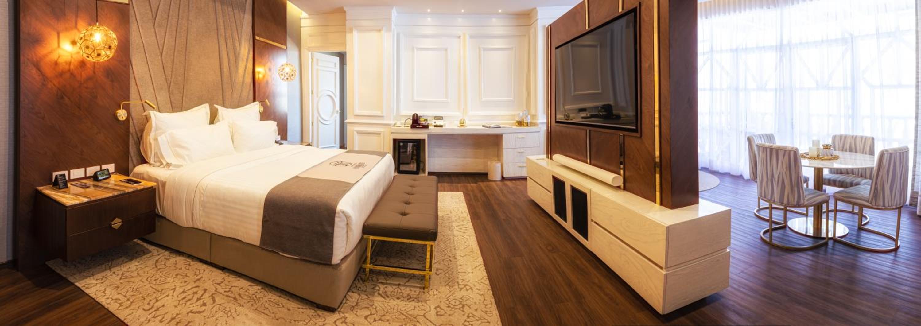 Three-Bedroom Suite - Photo 11