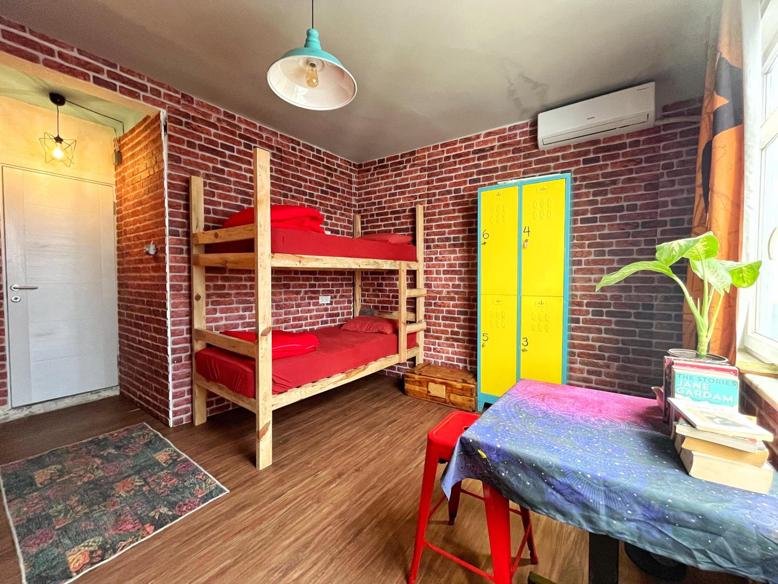 Bed in 6-Bed Female Dormitory Room photo 1