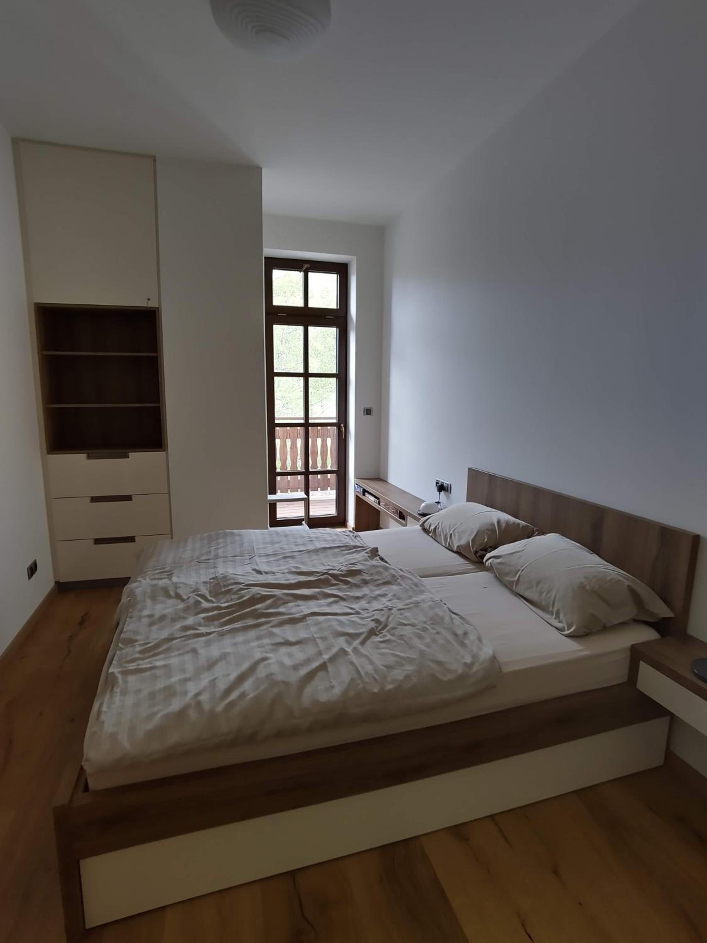 One-Bedroom Apartment photo 3