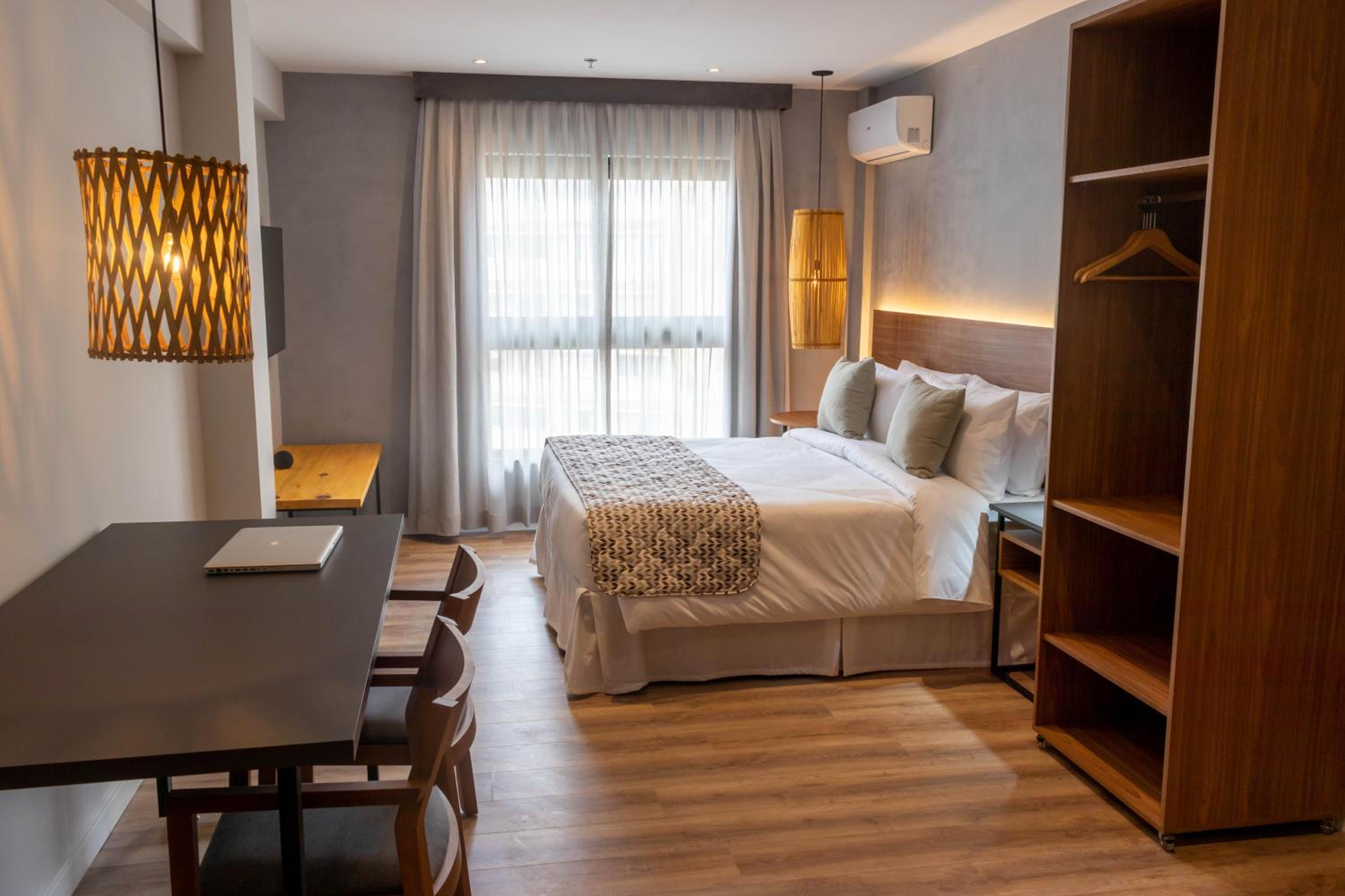 Deluxe Room - Photo 1