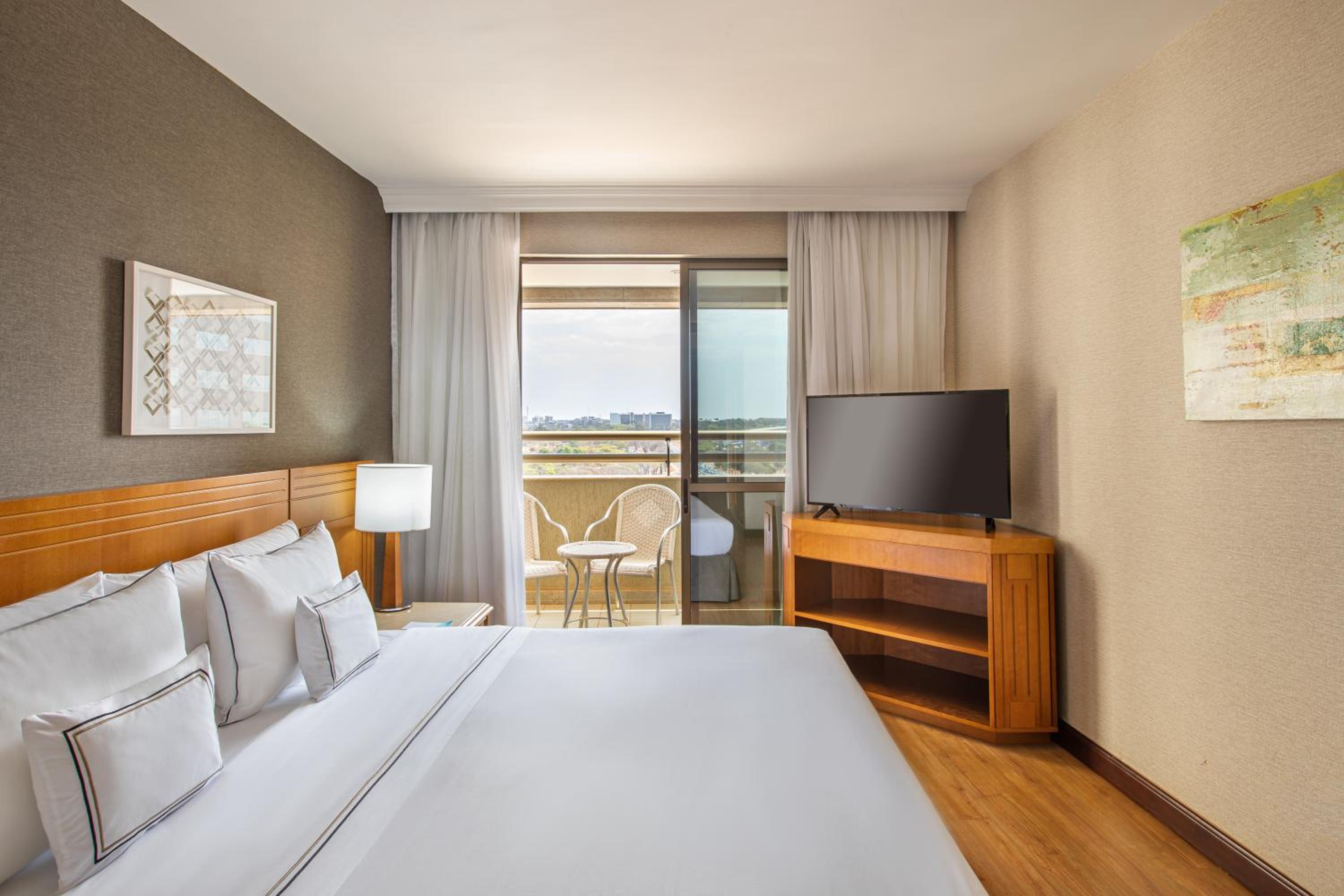 The Level Junior Suite King with Executive Lounge Access