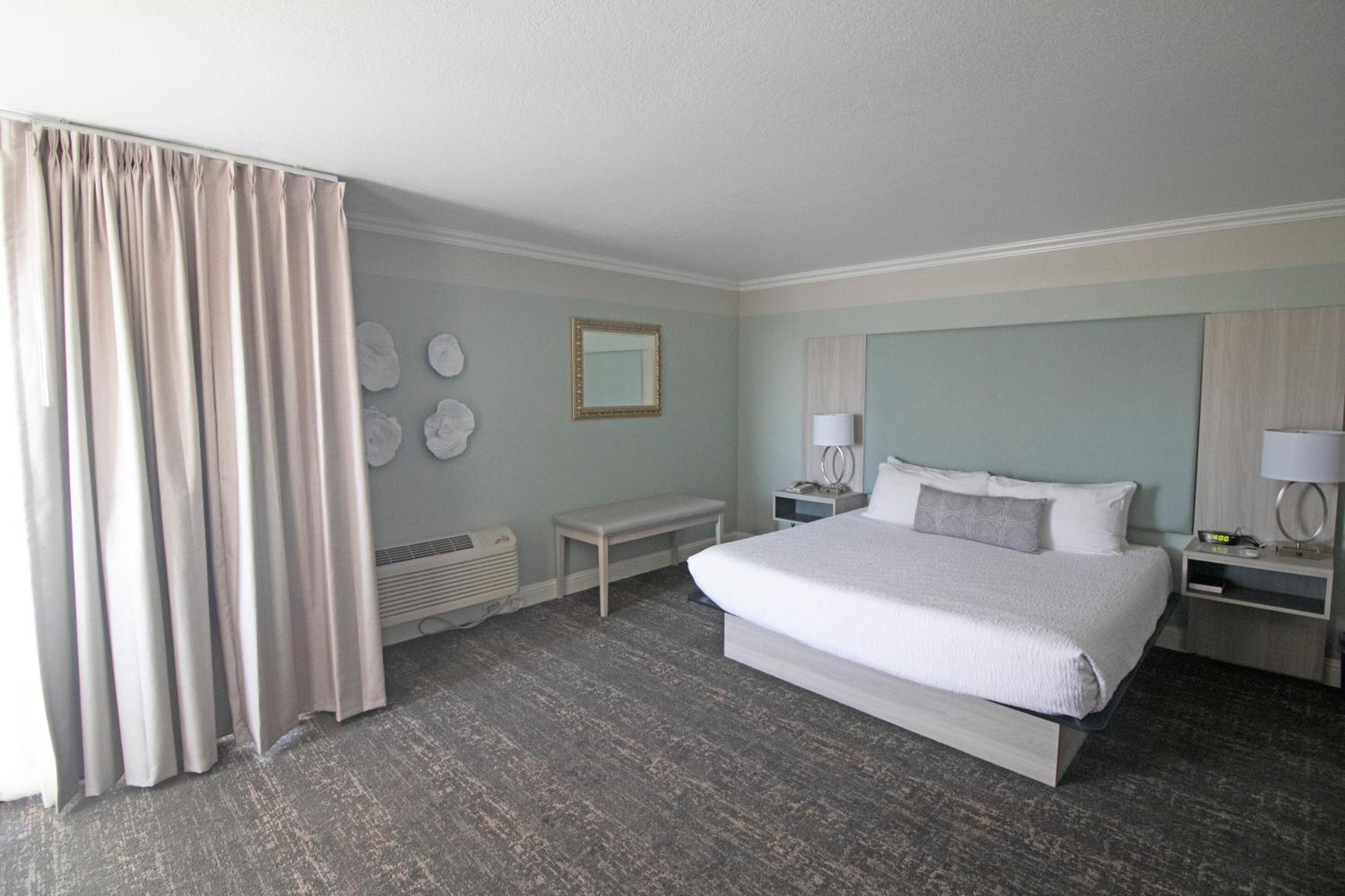 King Suite With Ocean View - Photo 2