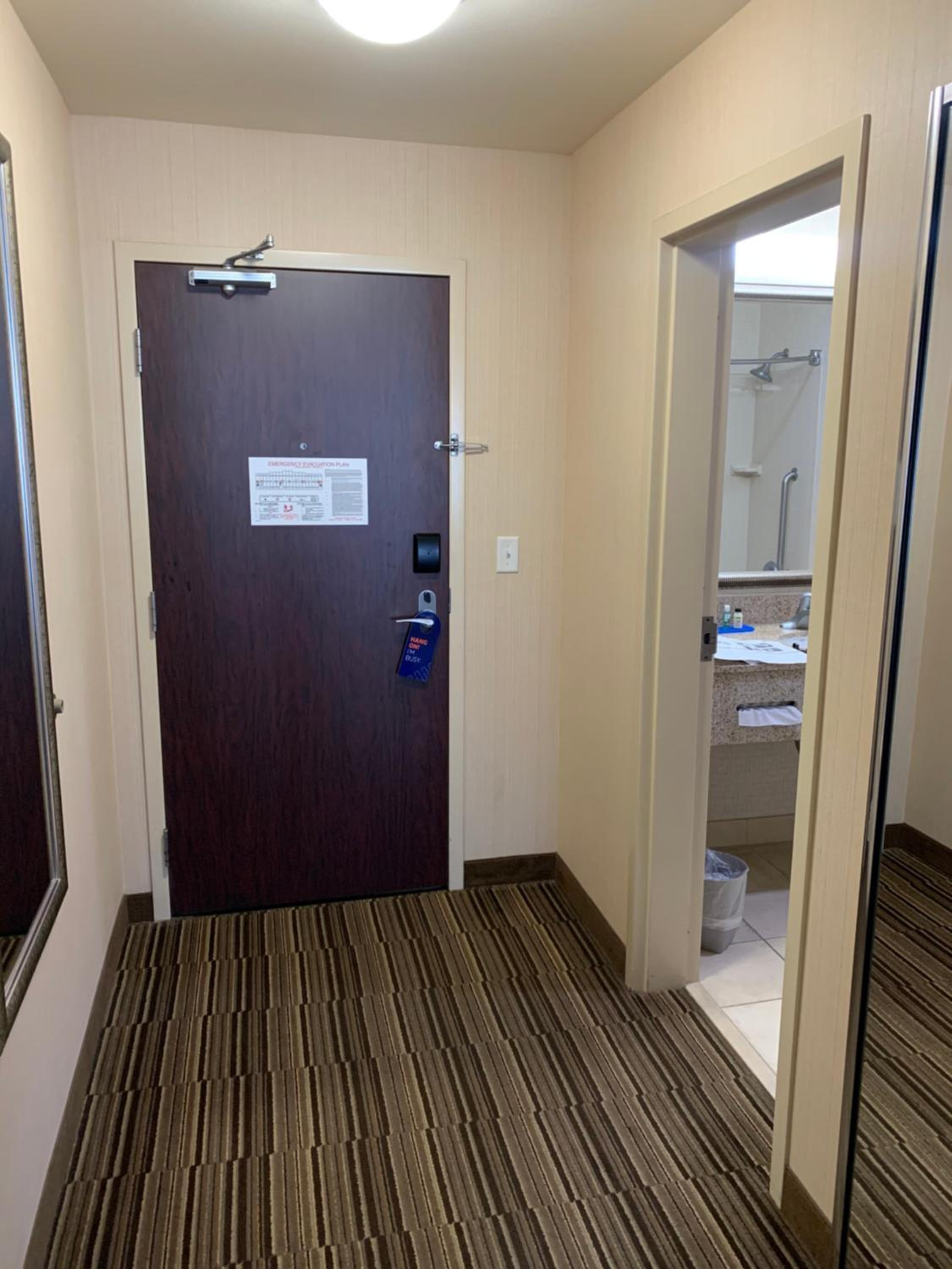 Standard King Room - Photo 1