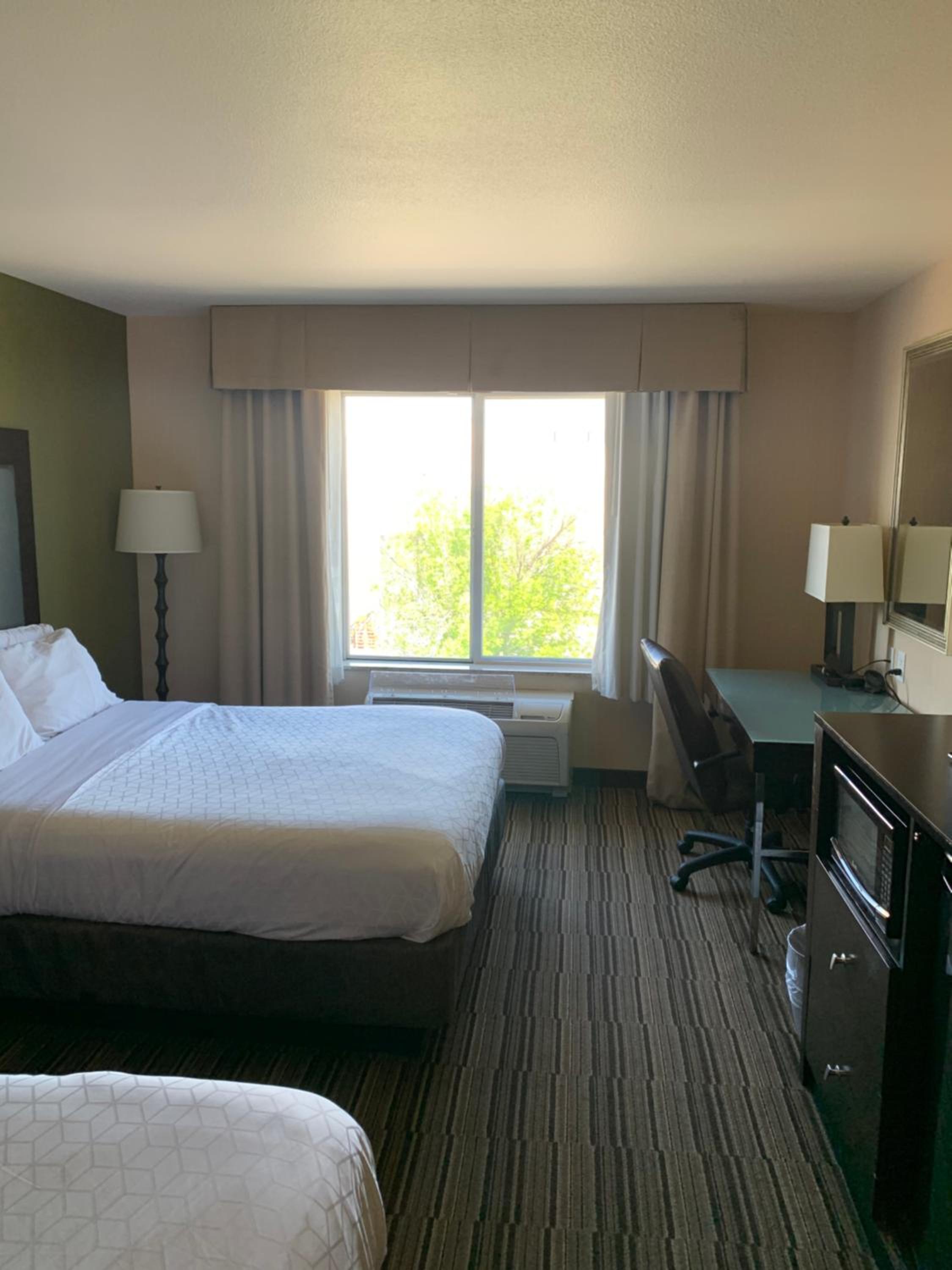 Standard Room with Two Queen Beds - Photo 1