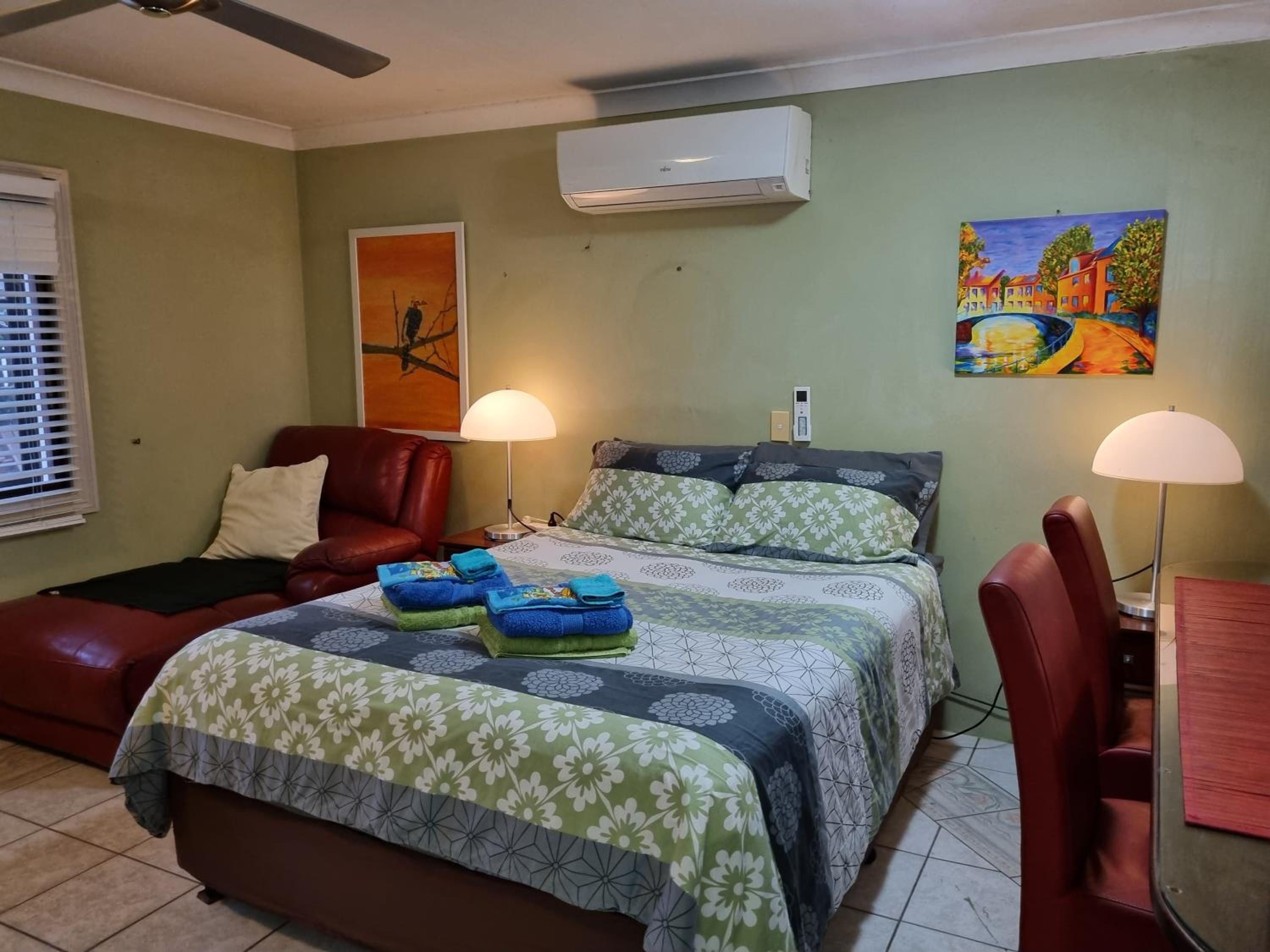 King Studio with Sofa Bed