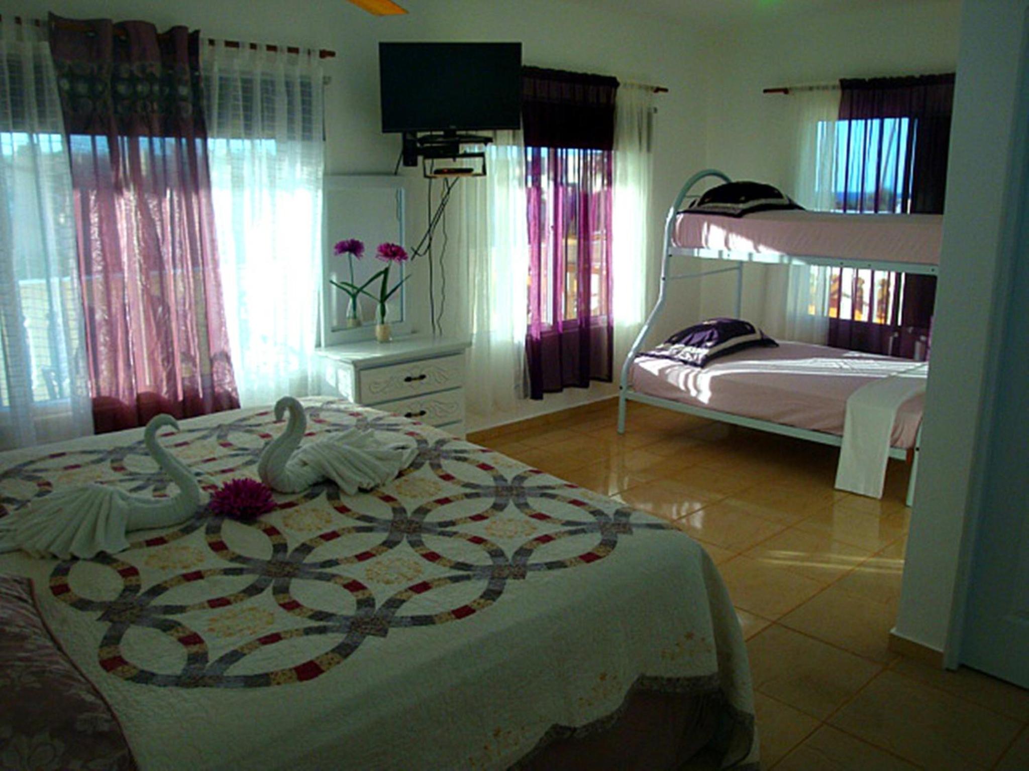 Quadruple Room With Private Bathroom photo 1