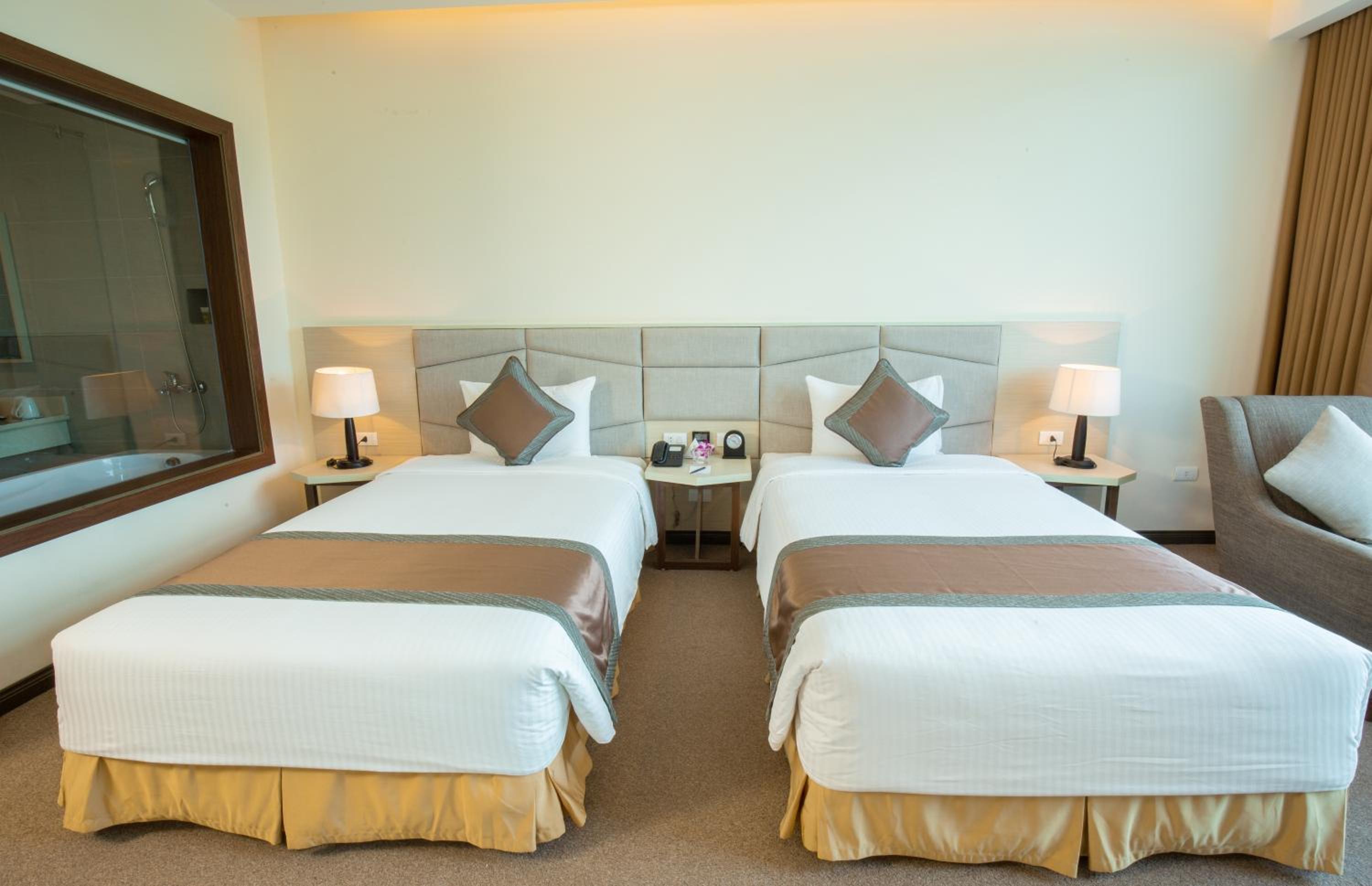 Deluxe Twin Room photo 3