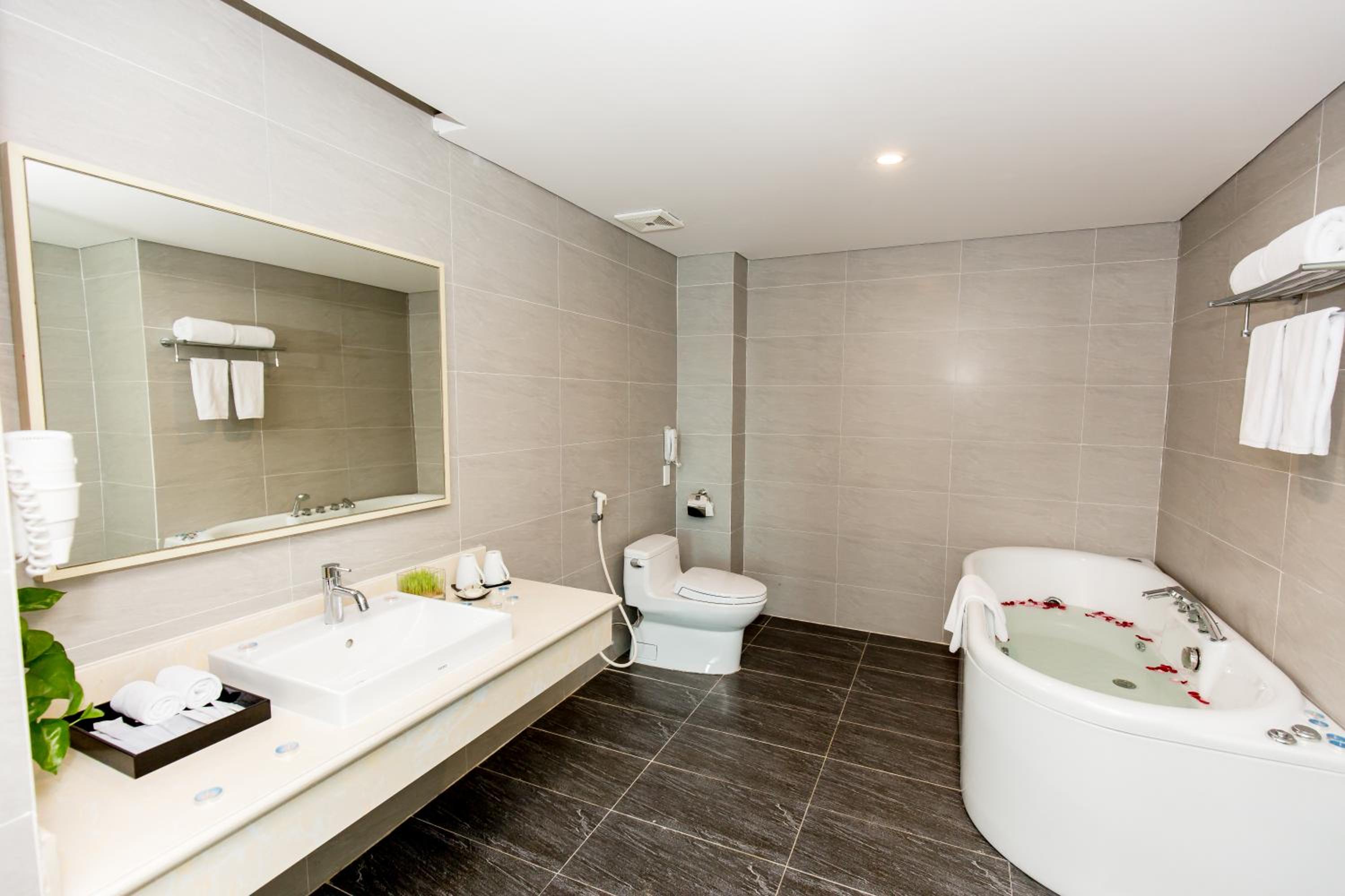 Executive Suite photo 3